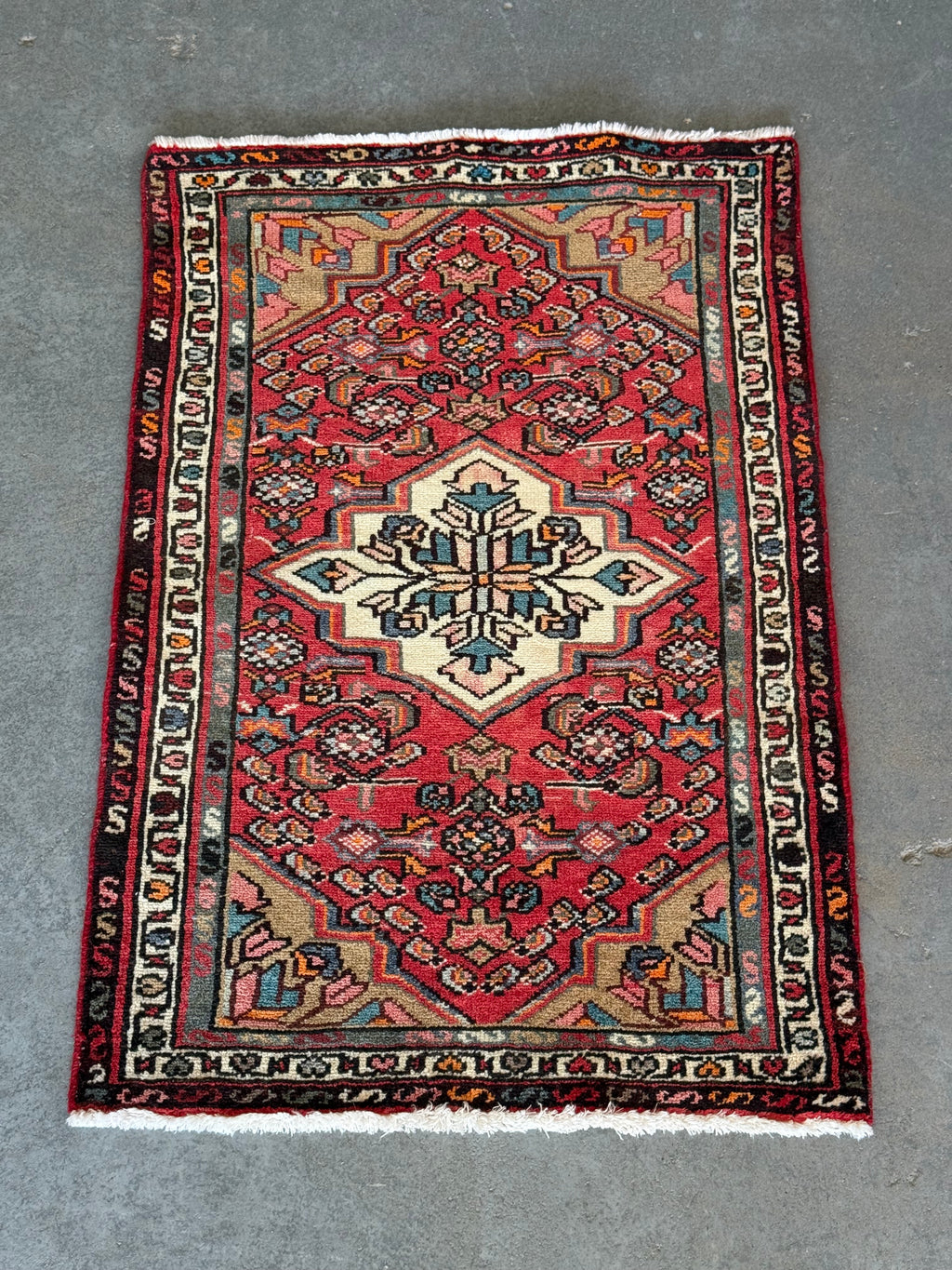 Petit tapis oriental, Hamadan
