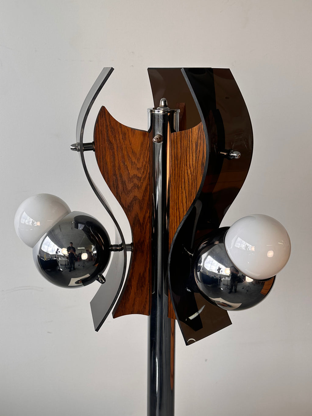Grande lampe de table mid century à globes chromés