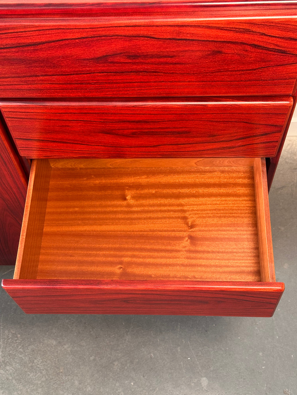 Commode monsieur en placage de cerisier par Mobican, 1970s 🇨🇦