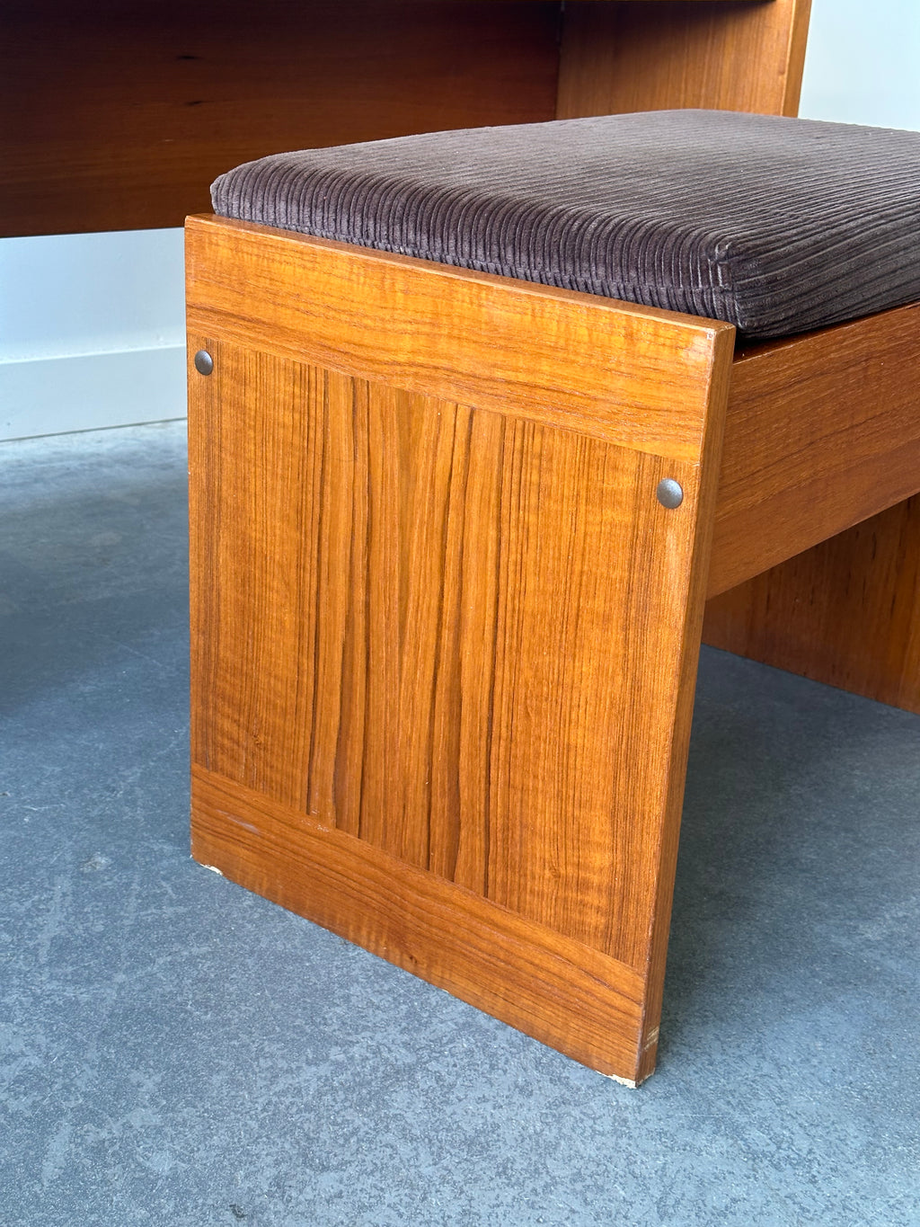 Vanité mid century en bois teck