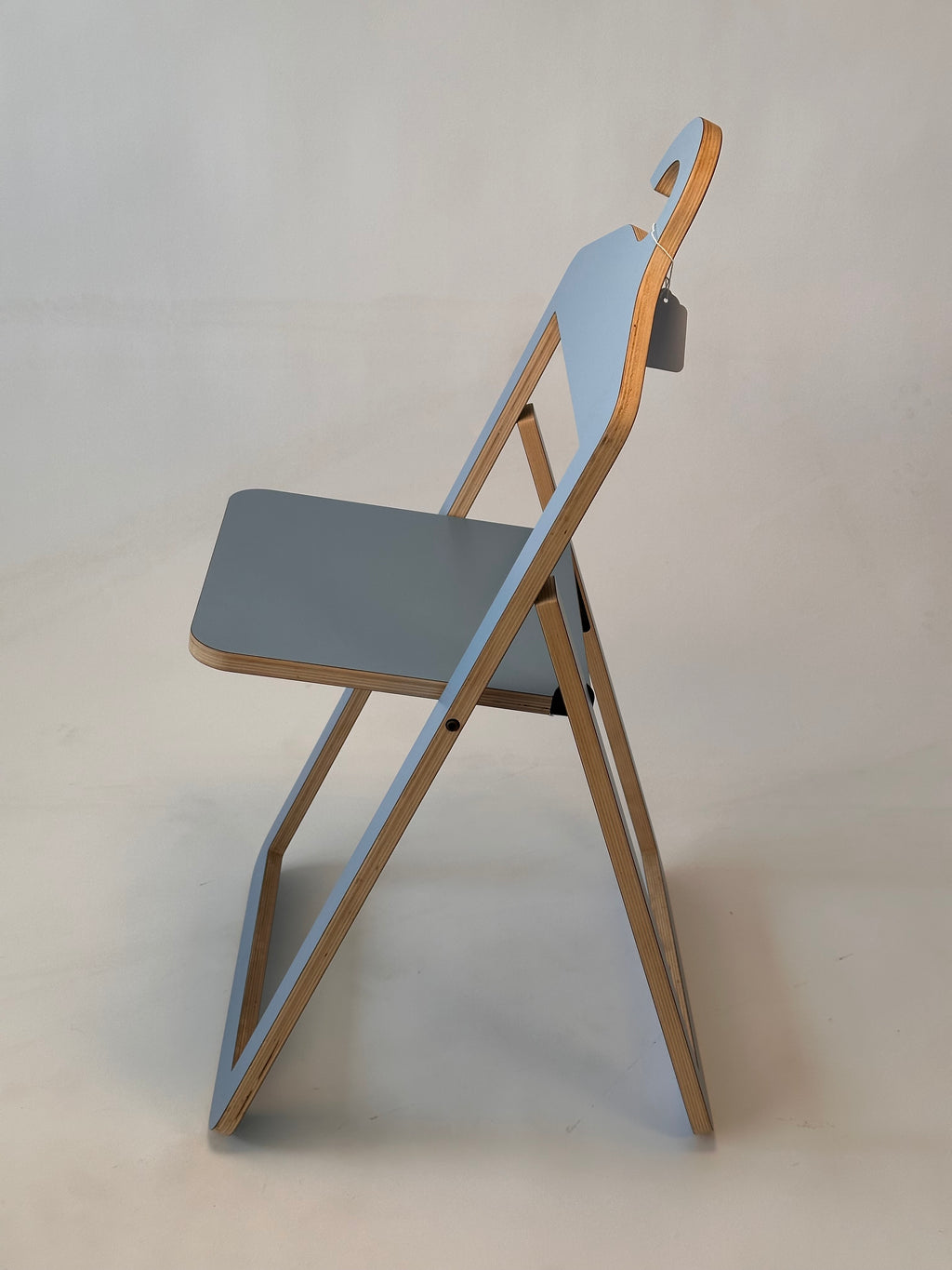 Chaise "Cintre" par Philippe Malouin pour Umbra shift