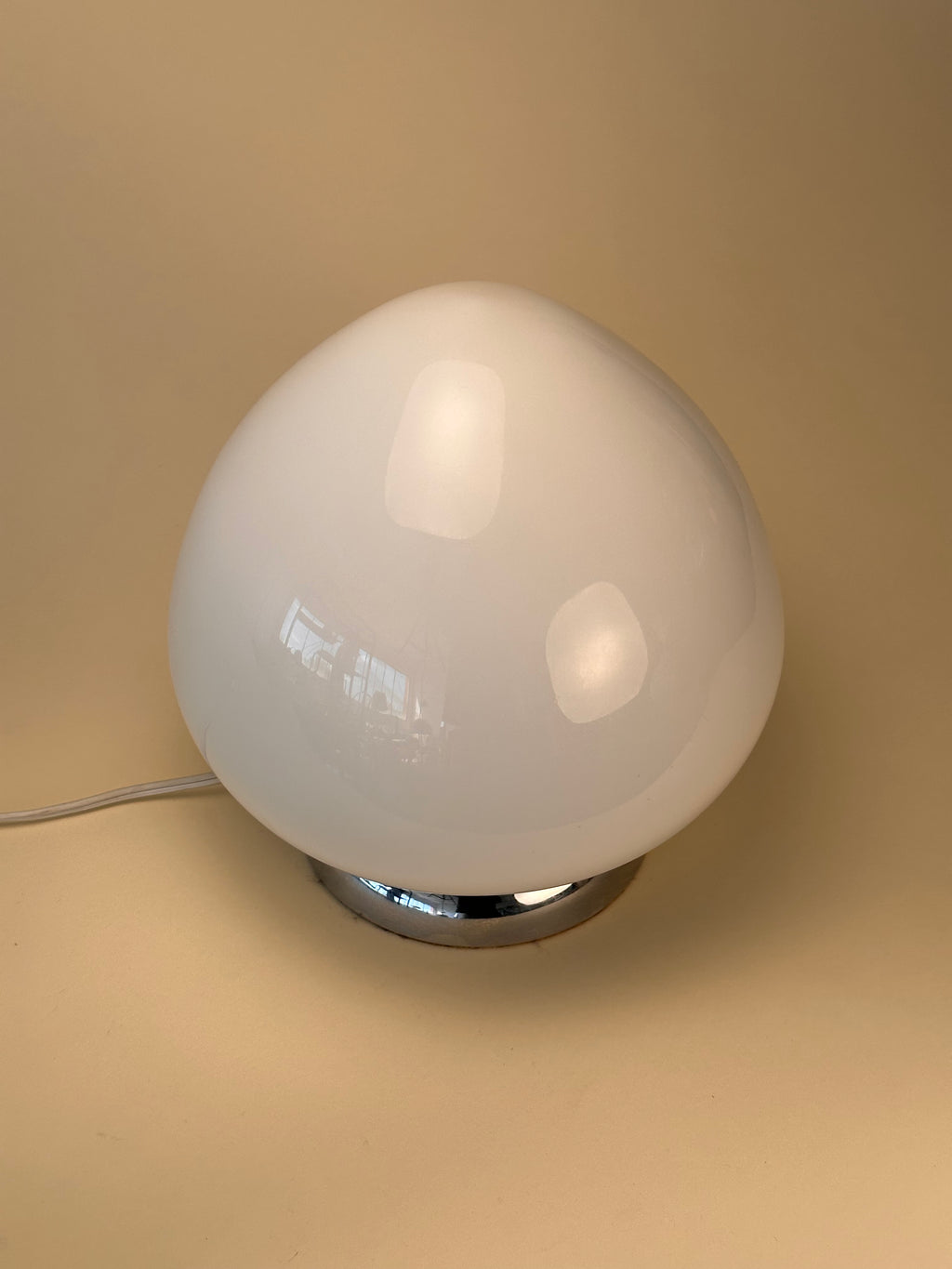 Lampe de table « Œuf » vintage en verre opaline