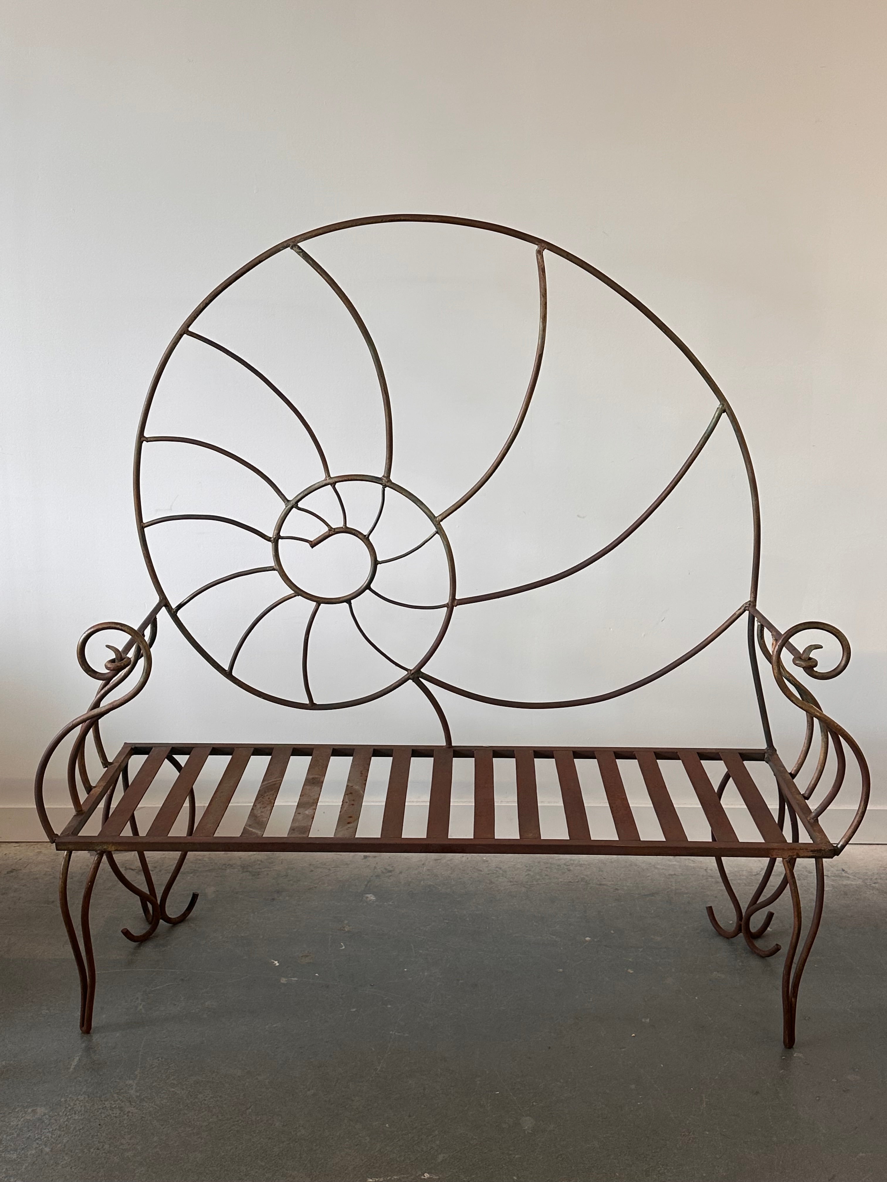 Banc « Nautilus Shell » vintage en fer forgé