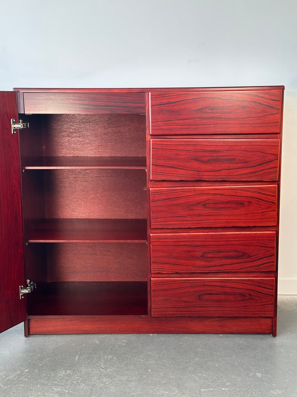 Commode monsieur en placage de cerisier par Mobican, 1970s 🇨🇦