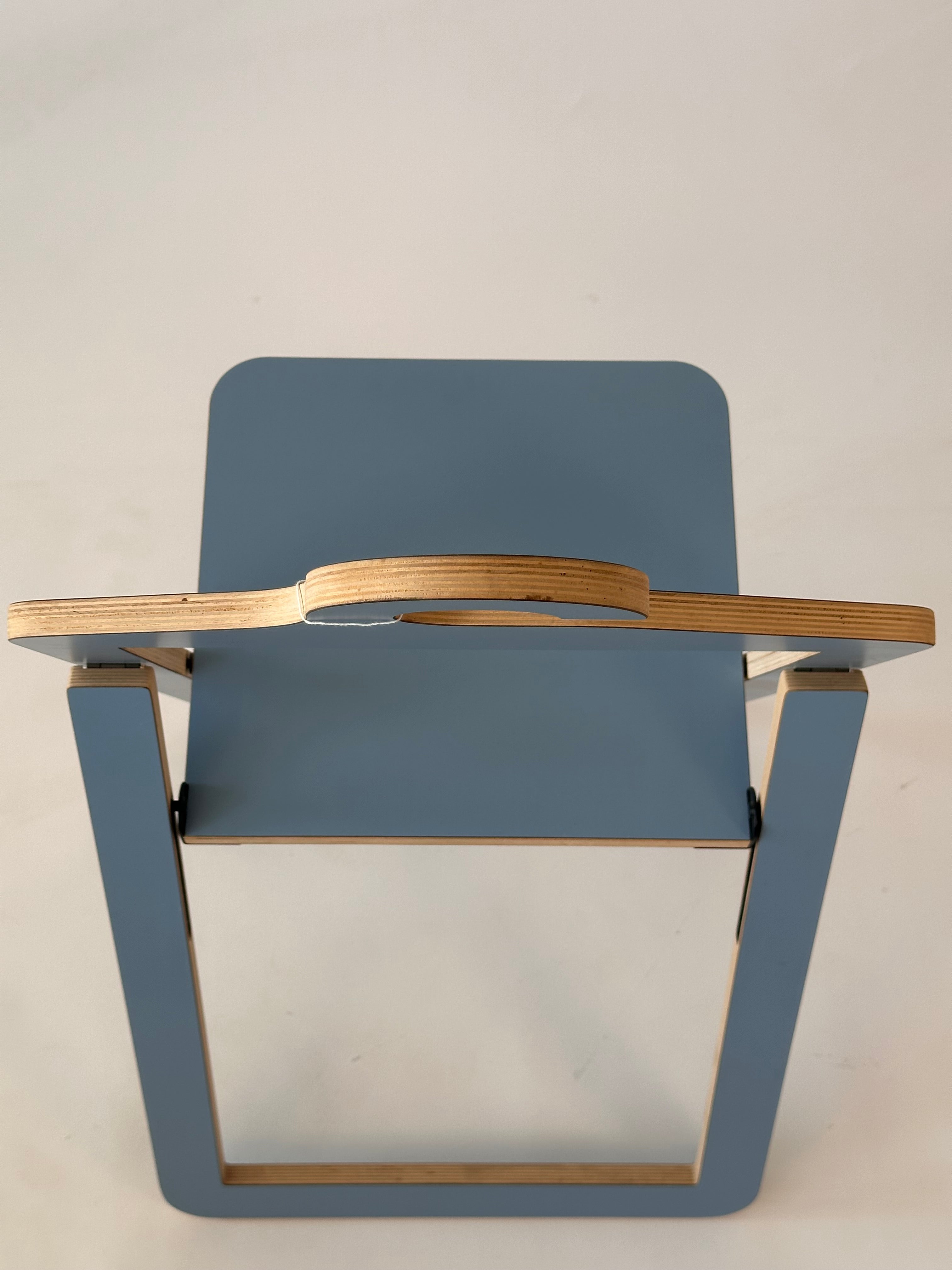 Chaise "Cintre" par Philippe Malouin pour Umbra shift