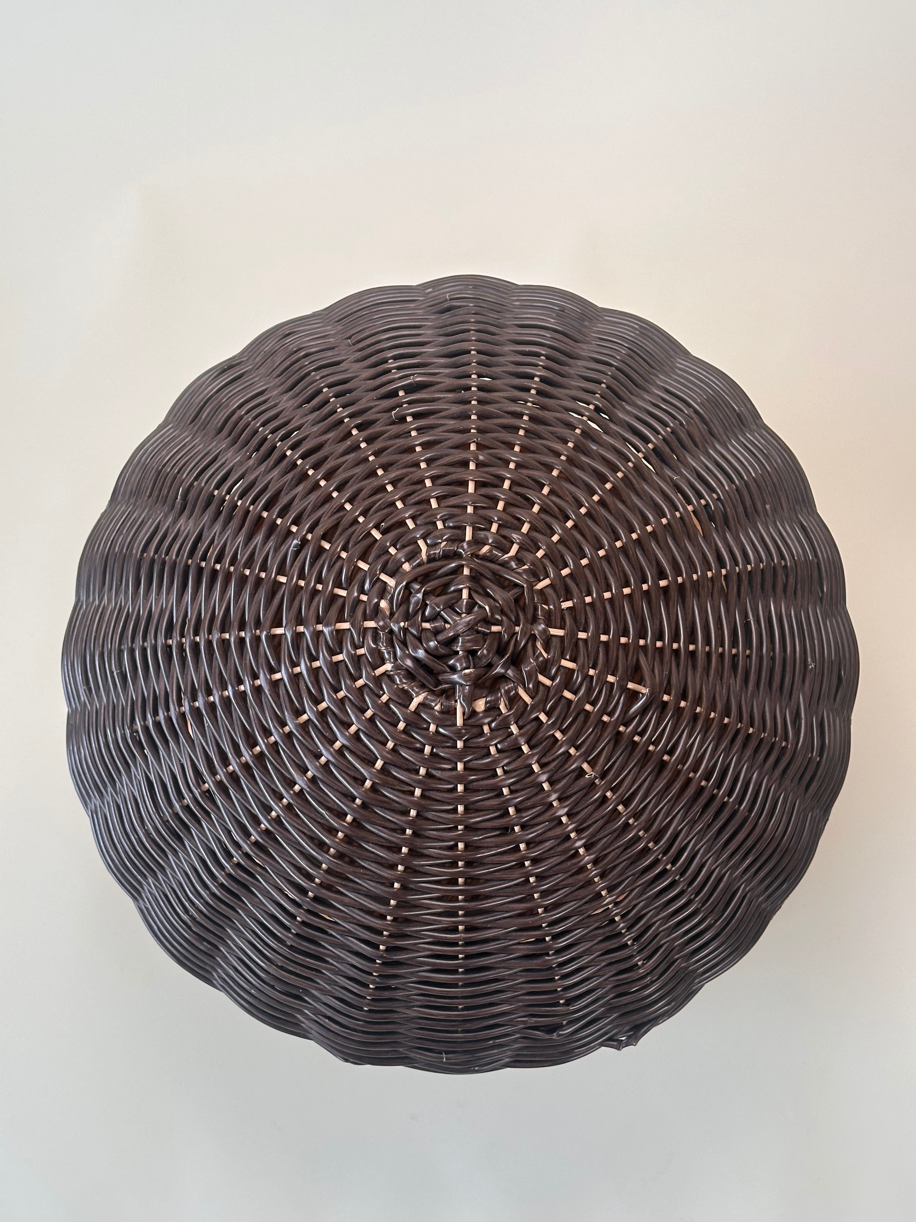 Panier de rangement en forme de champignon en osier tressé