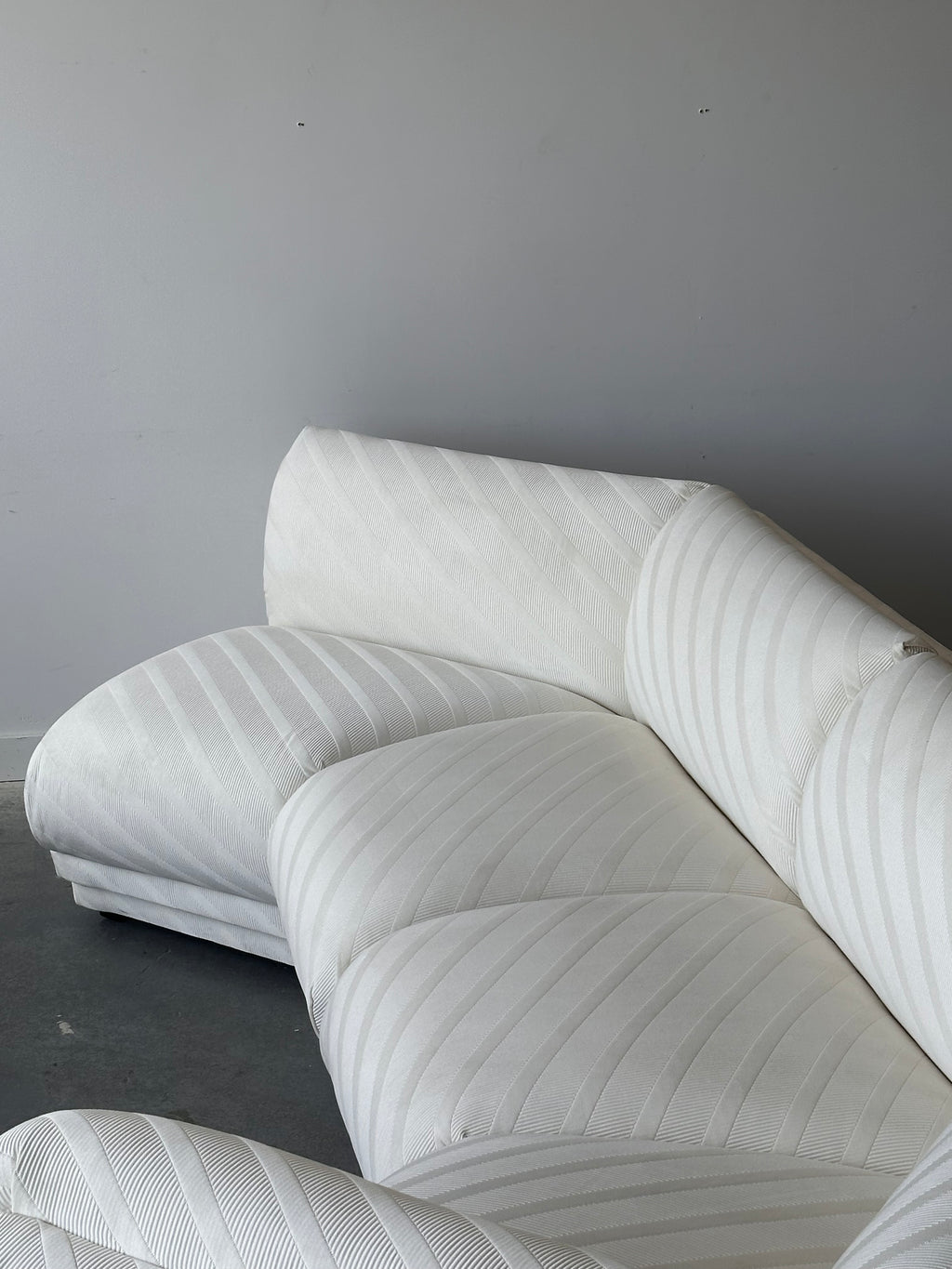 Divan modulaire blanc par Bernhardt