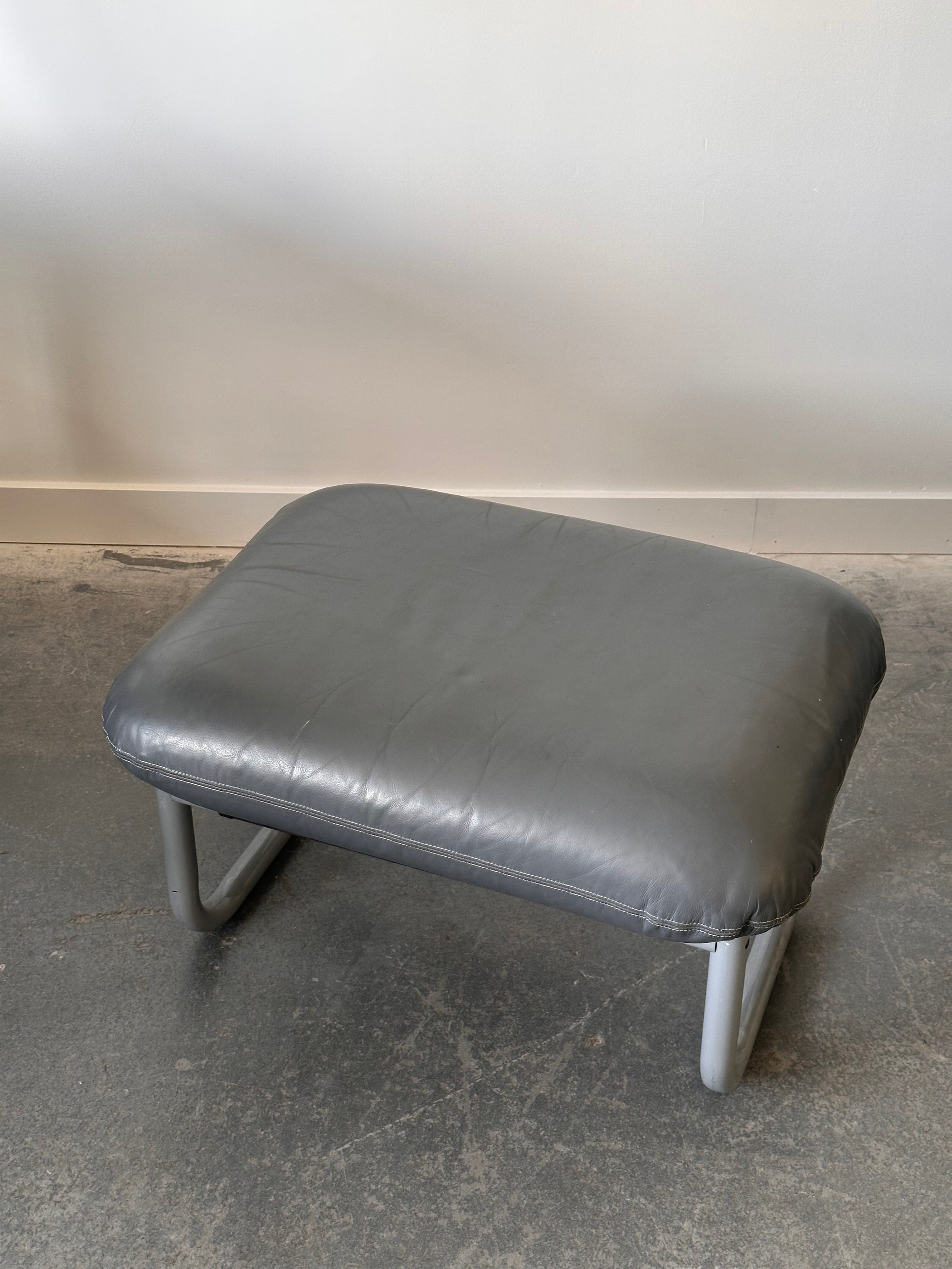 Chaise de lounge vintage en cuir avec Ottoman