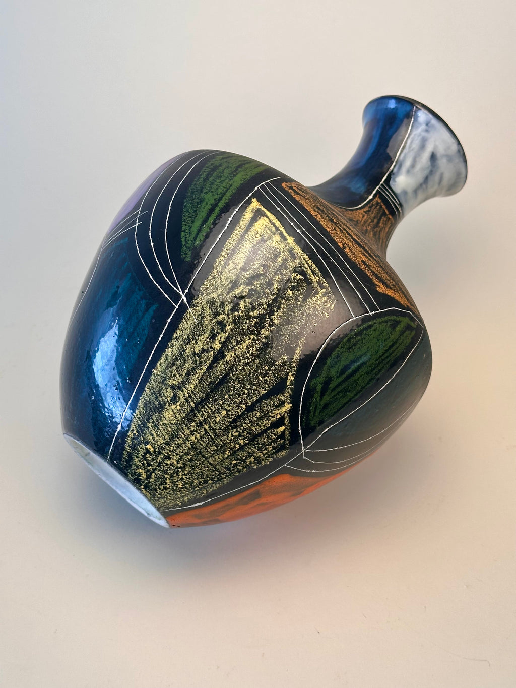Vase en céramique dans le style de Marcello Fantoni, Italie