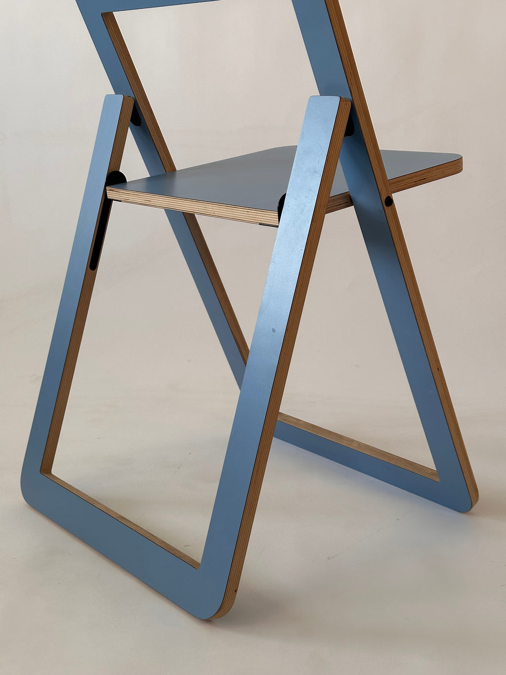 Chaise "Cintre" par Philippe Malouin pour Umbra shift