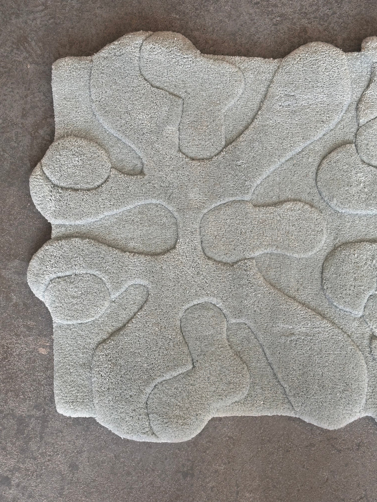 Tapis "Oops" par Mush Studios, en laine de Nouvelle-Zélande, 2021