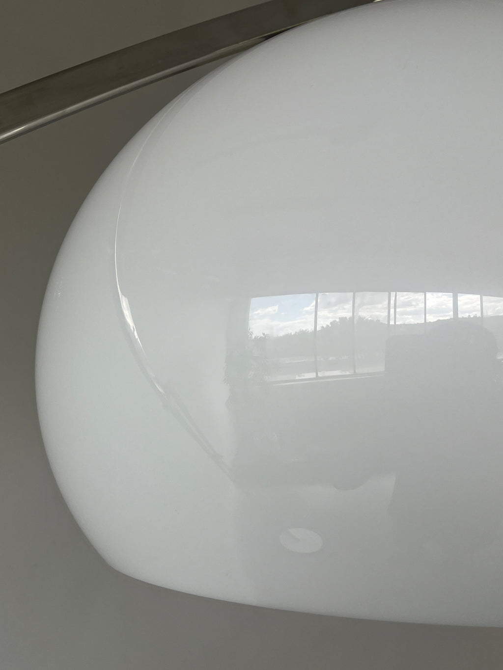 Lampe en arc avec abat-jour en plastique abs conçu par Goffredo Reggiani, fait en Italie 1970s