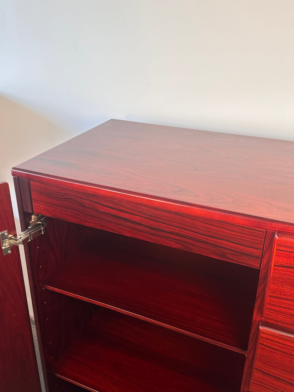 Commode monsieur en placage de cerisier par Mobican, 1970s 🇨🇦