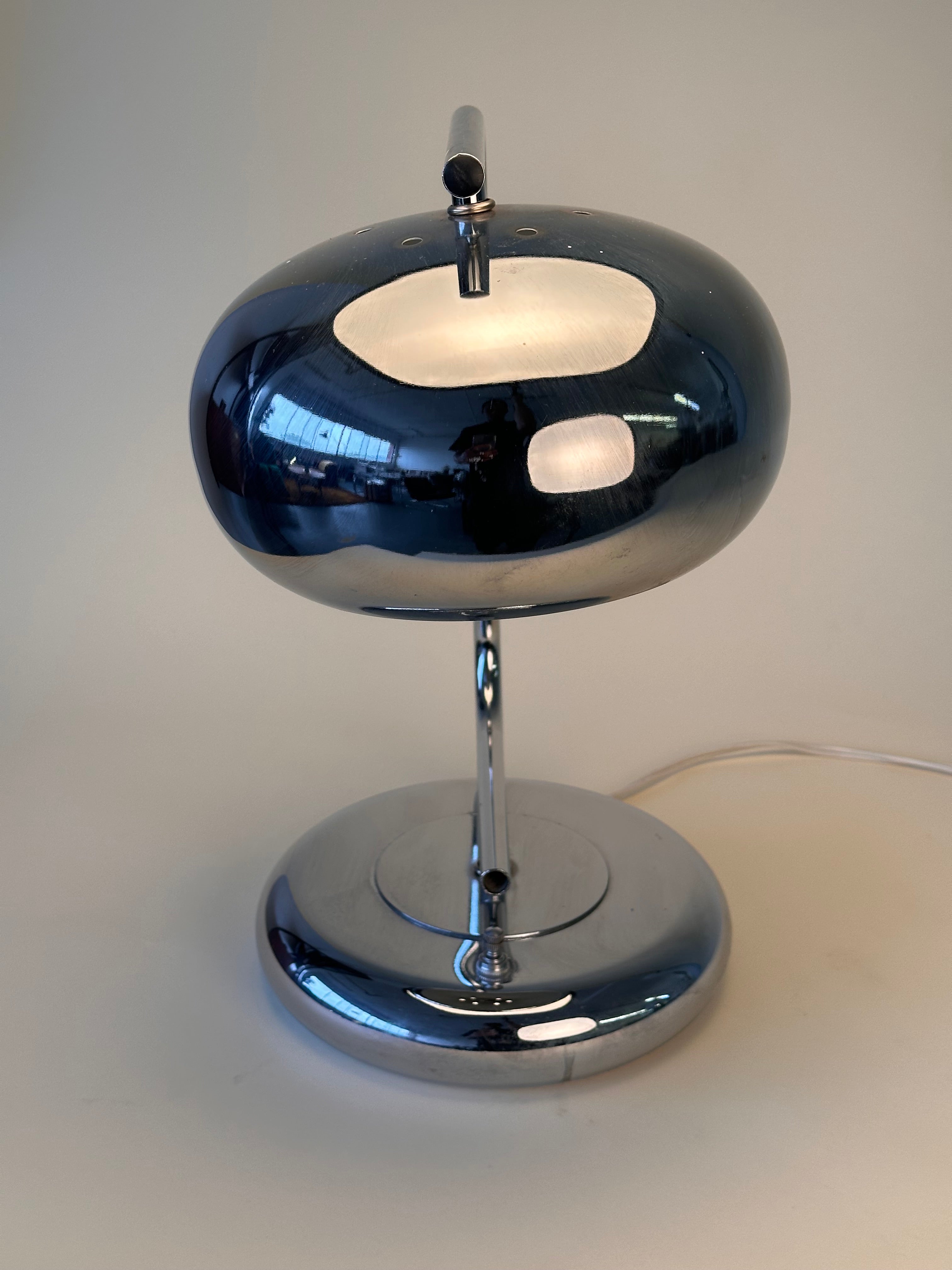 Lampe de table vintage en chrome