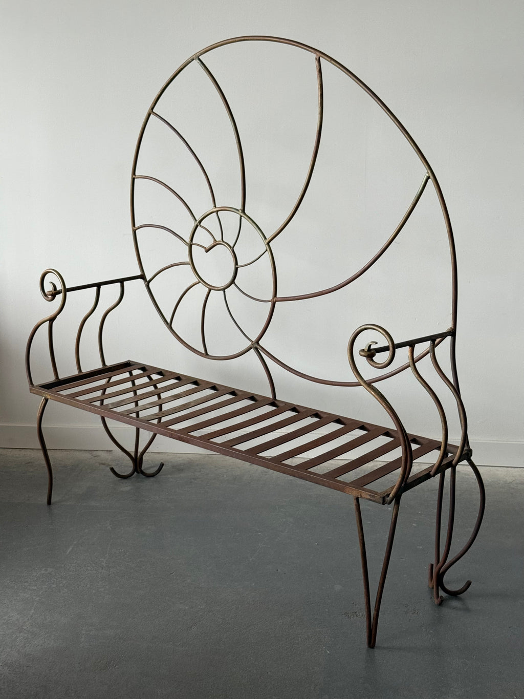 Banc « Nautilus Shell » vintage en fer forgé