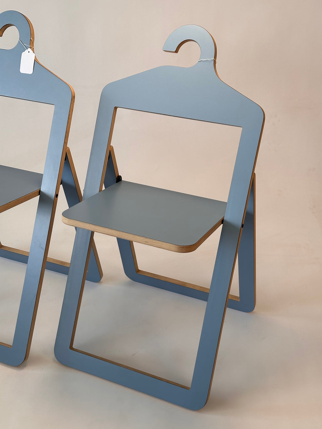 Chaise "Cintre" par Philippe Malouin pour Umbra shift