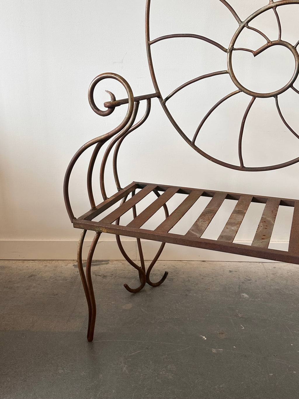 Banc « Nautilus Shell » vintage en fer forgé