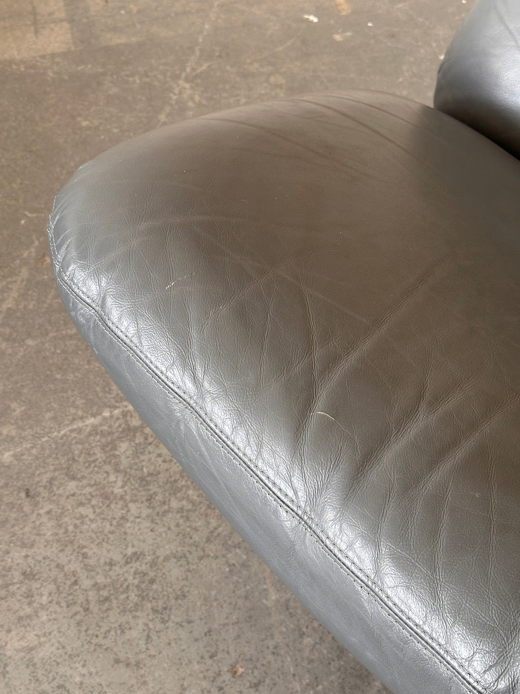 Chaise de lounge vintage en cuir avec Ottoman