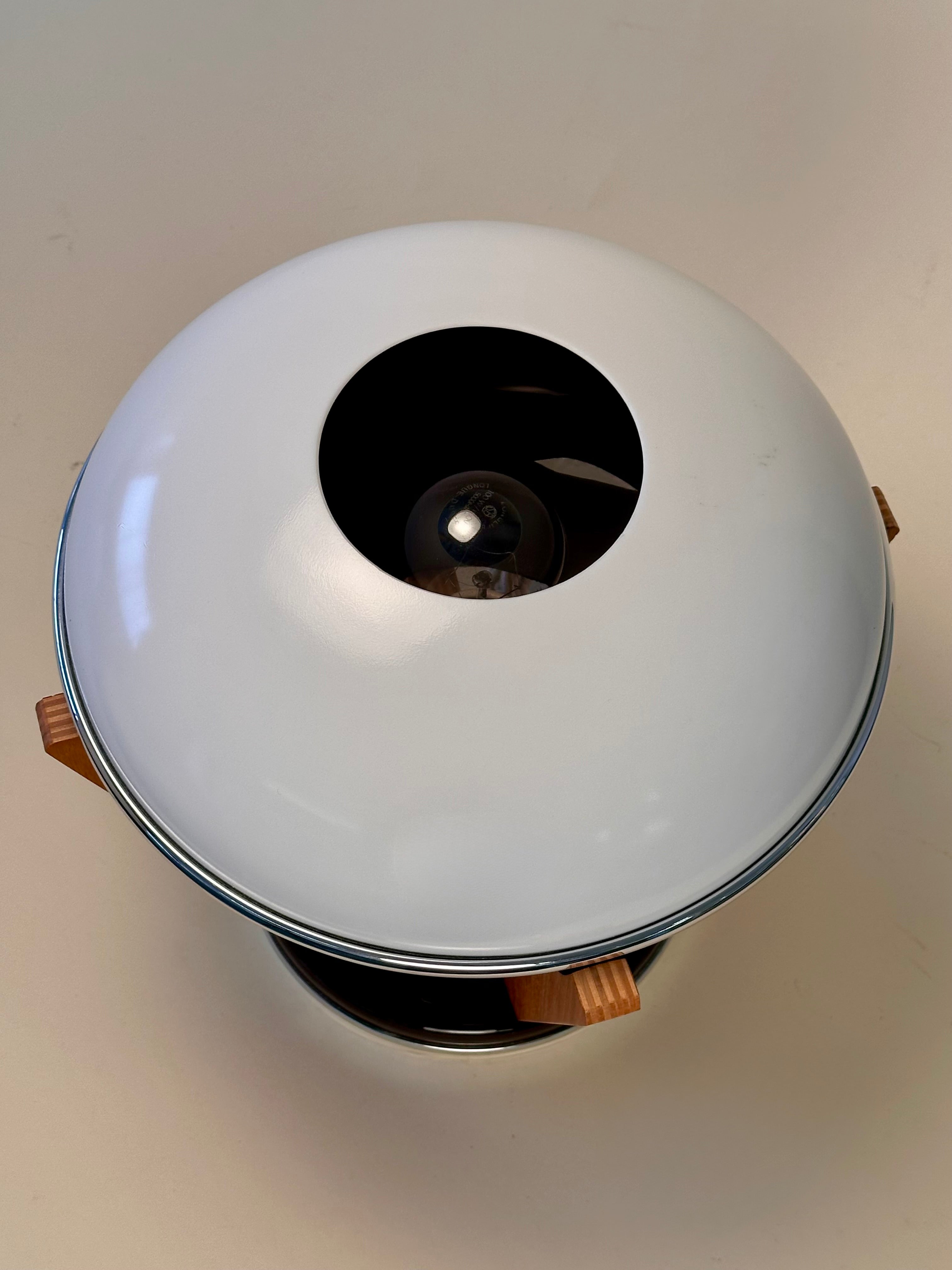 Lampe de table Space Age en plastique & base en chêne