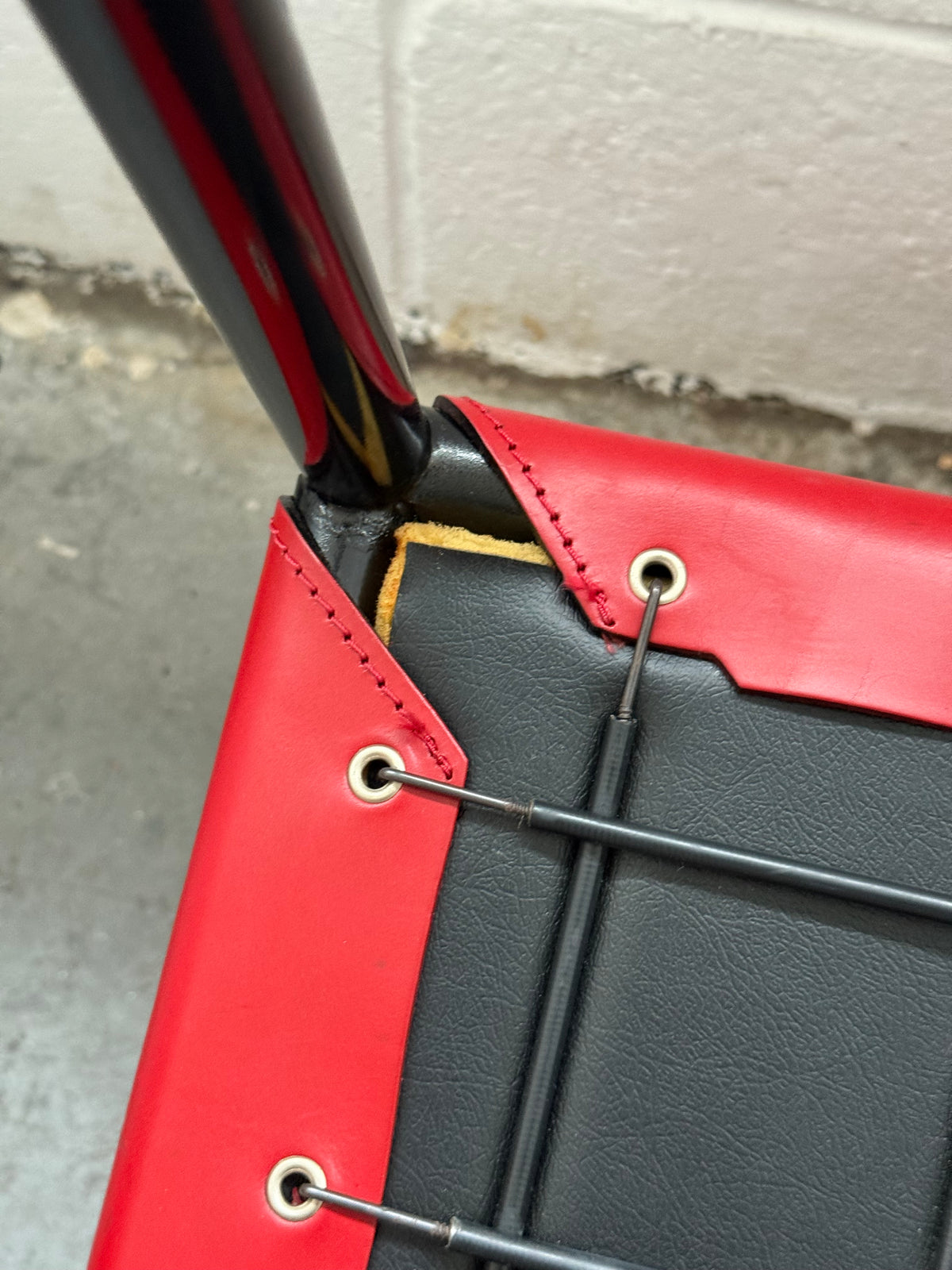 Chaise d’appoint en cuir véritable par Artelano, France 1980s