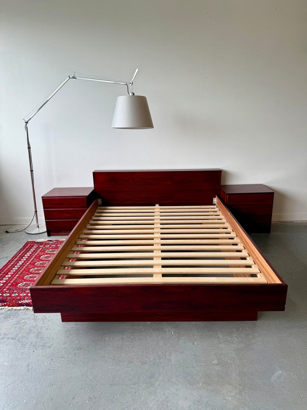 Base de lit queen en placage de cerisier par Mobican, 1970s 🇨🇦