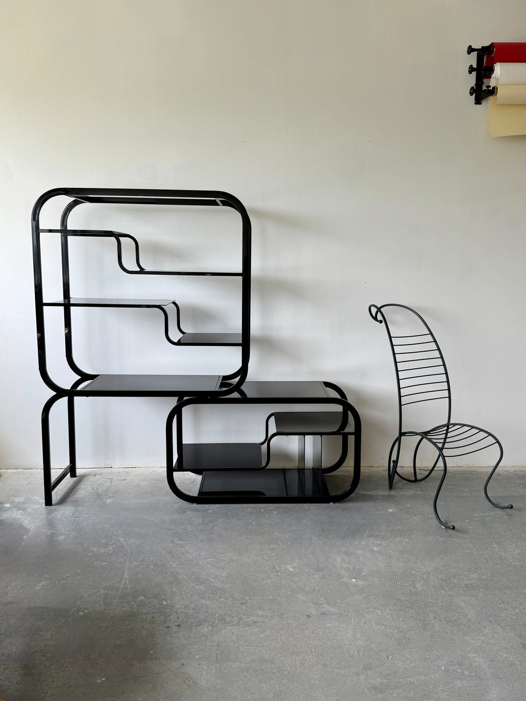 Étagère modulaire postmoderne dans le style de Milo Baughman