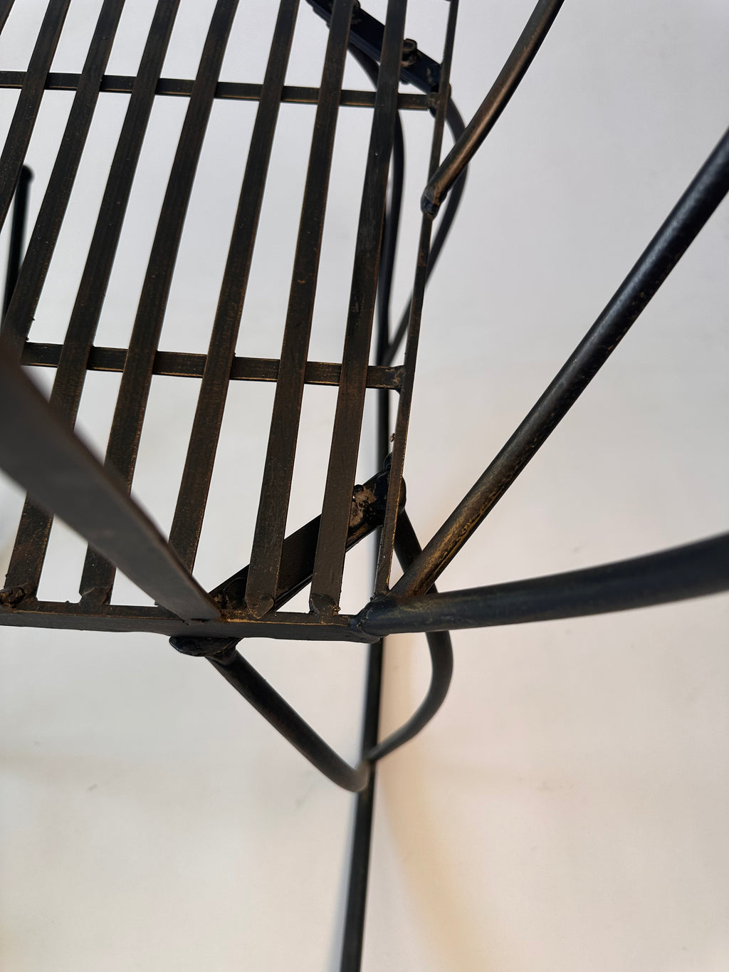 Chaise à bascule artisanale en fer forgé