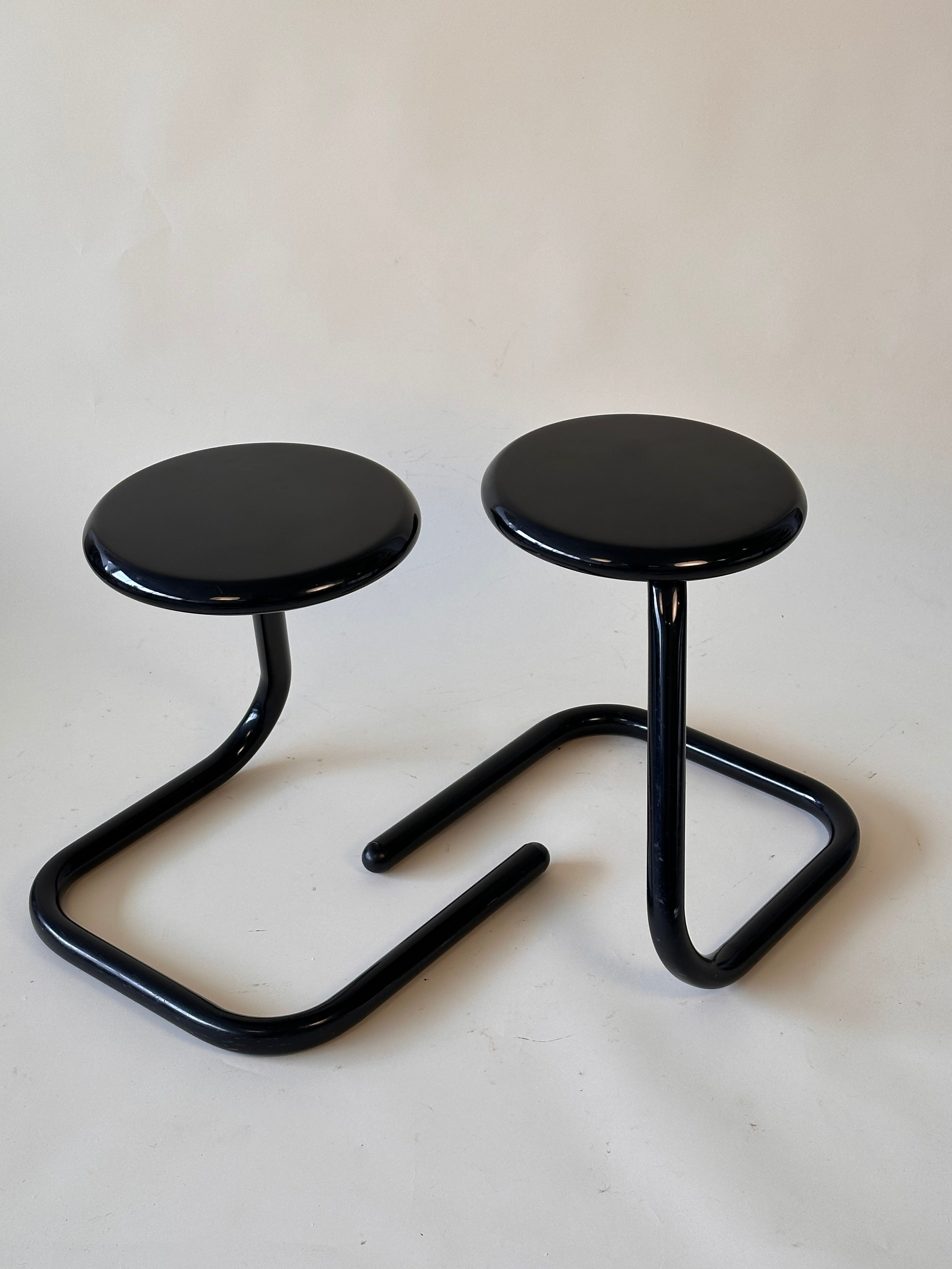 Tabouret vintage “Paperclip” par Amisco, fait au Canada