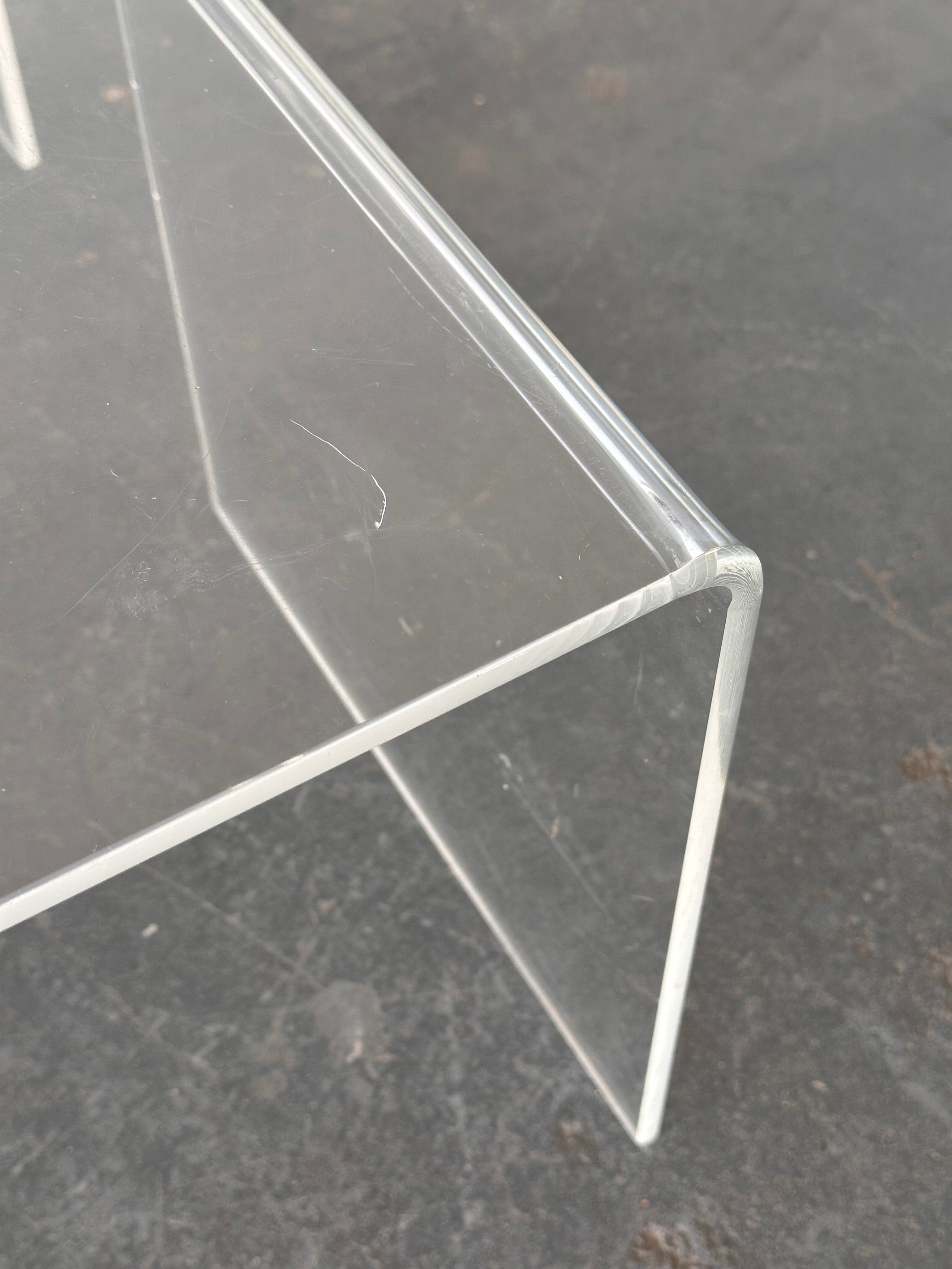Set 3 tables gigognes en plexiglas