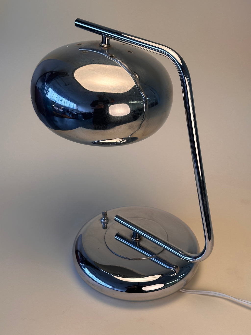 Lampe de table vintage en chrome
