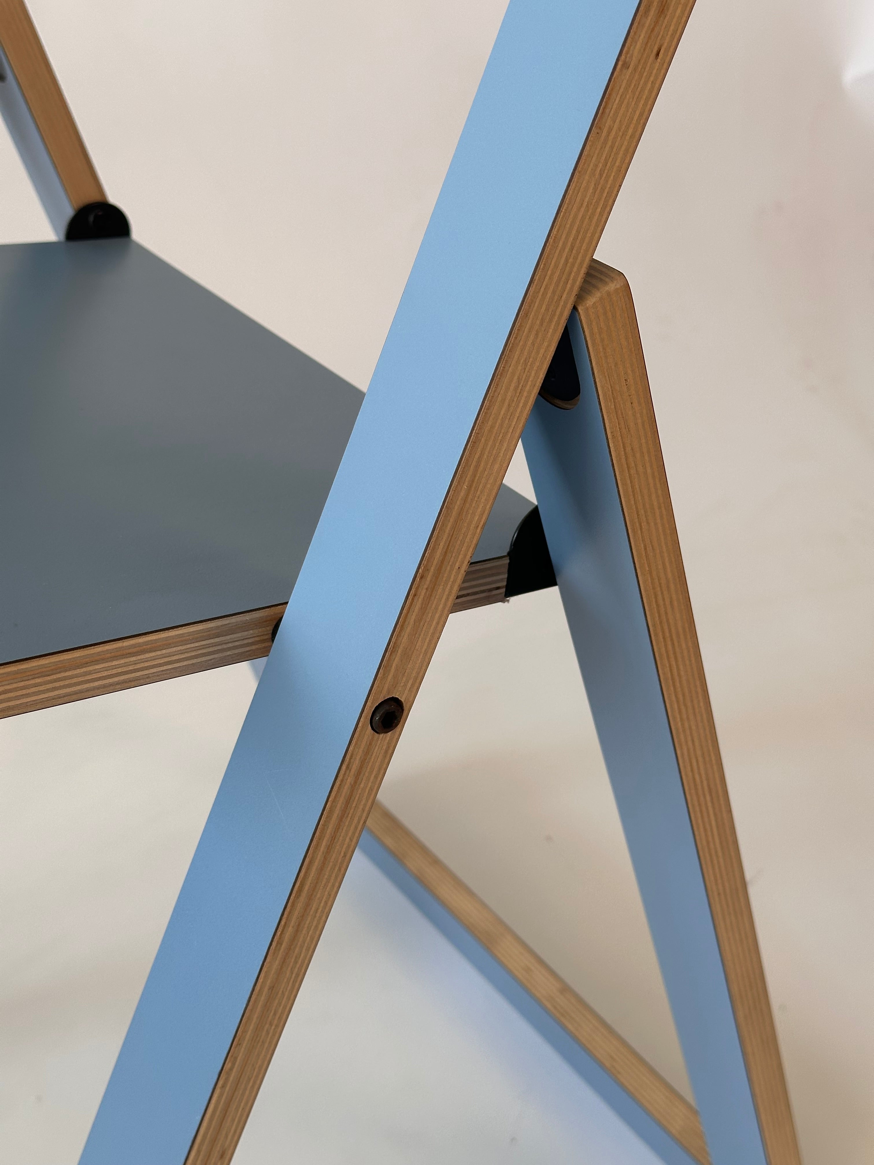 Chaise "Cintre" par Philippe Malouin pour Umbra shift