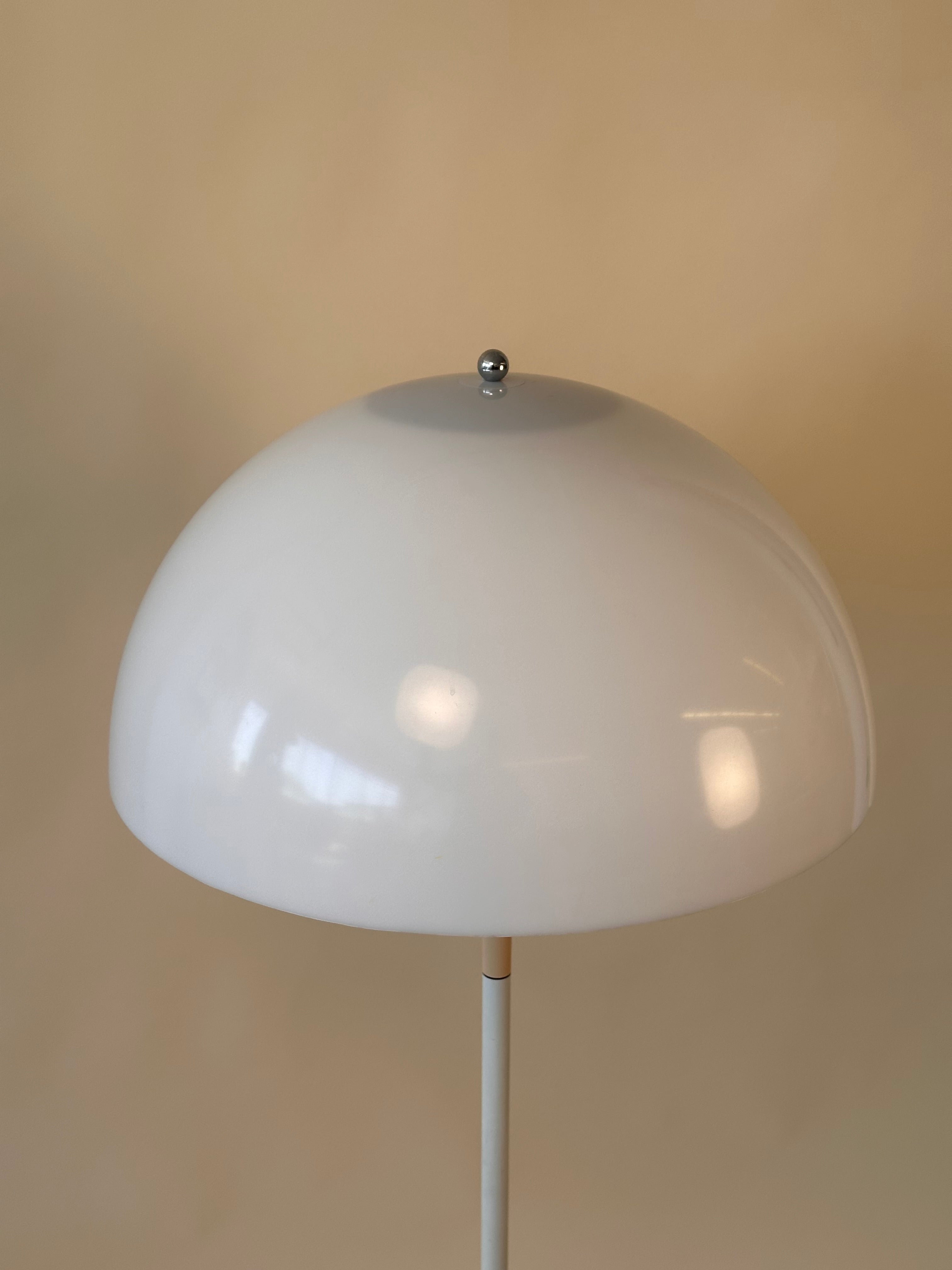 Lampadaire Panthella par Verner Panton pour Louis Poulsen, 1971