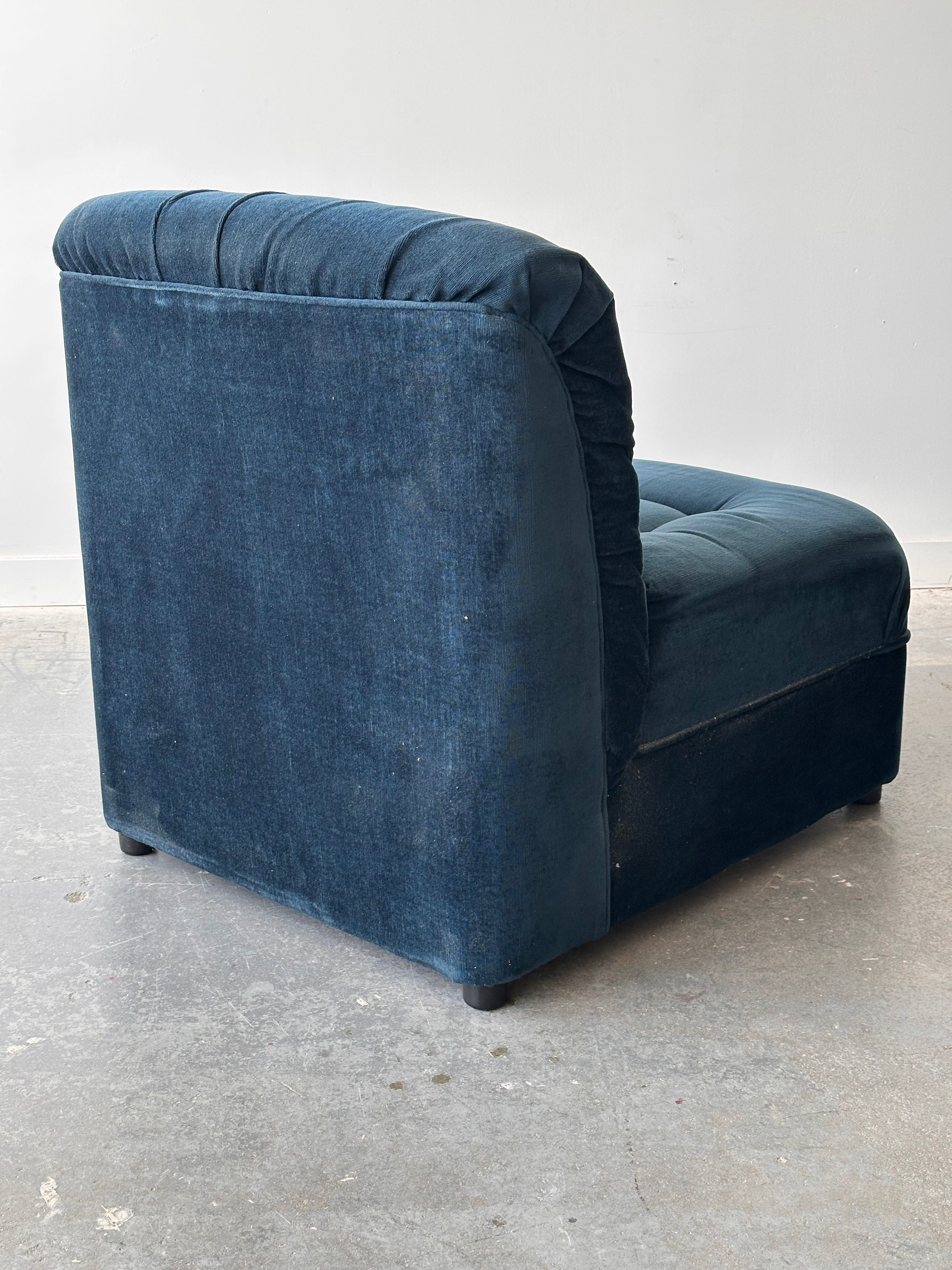 Sofa modulaire 4 morceaux en velours bleu par G.Romano, fait au Québec