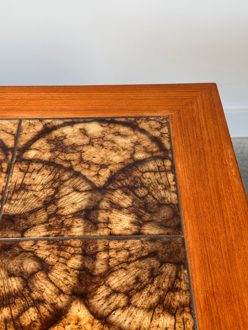 Table de côté danoise en bois teck et céramique