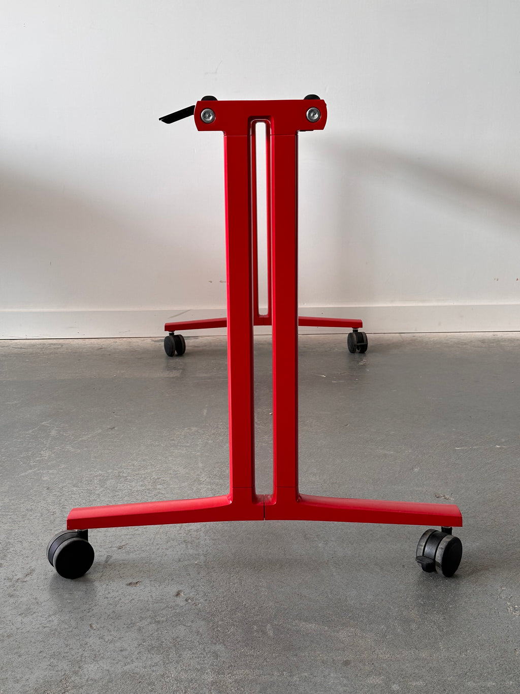 Table de conférence "everywhere Flip Top" par Dan Grabowski pour Herman Miller, 2020