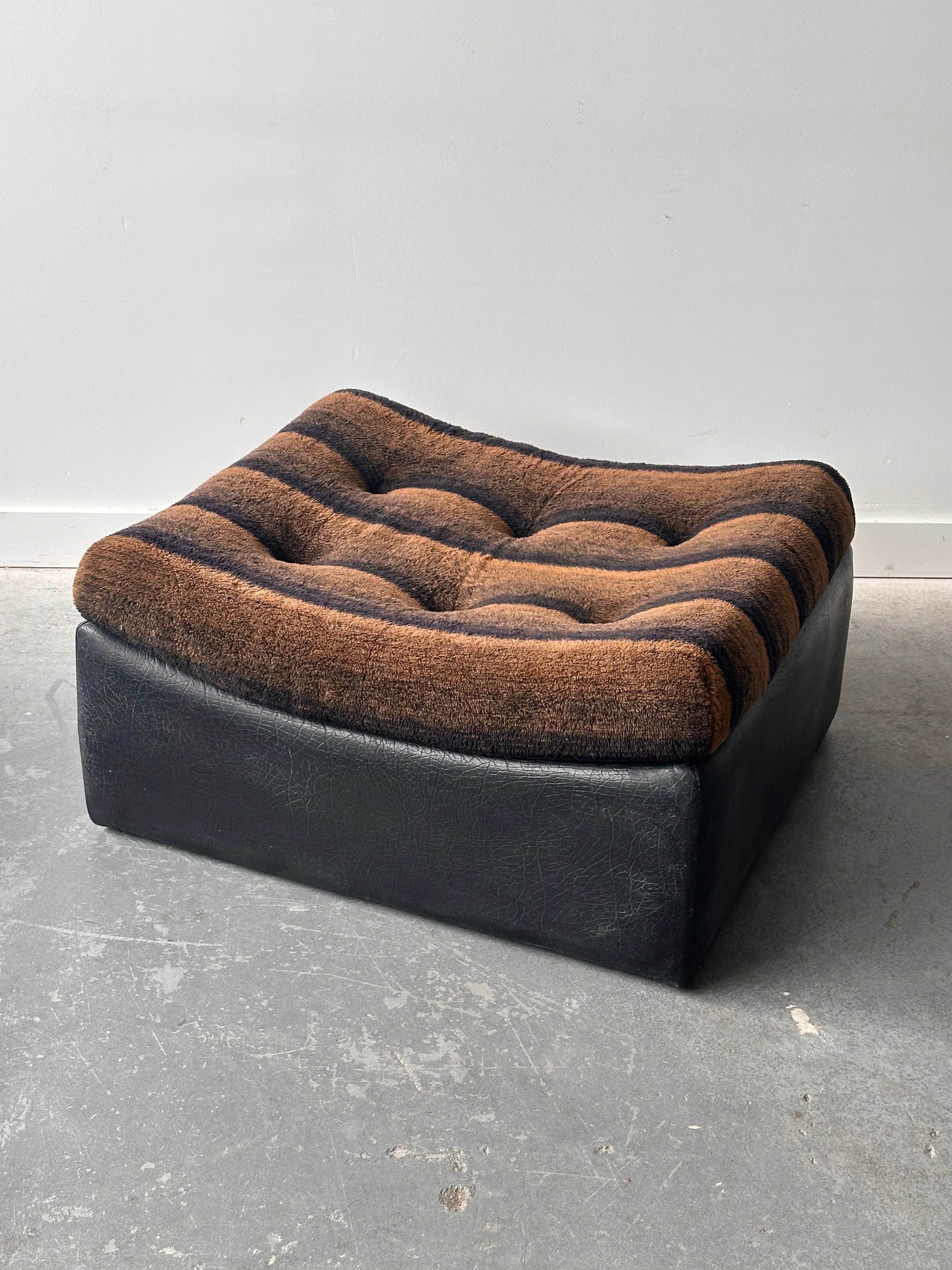 Sofa modulaire 7 morceaux par Kroehler, Canada