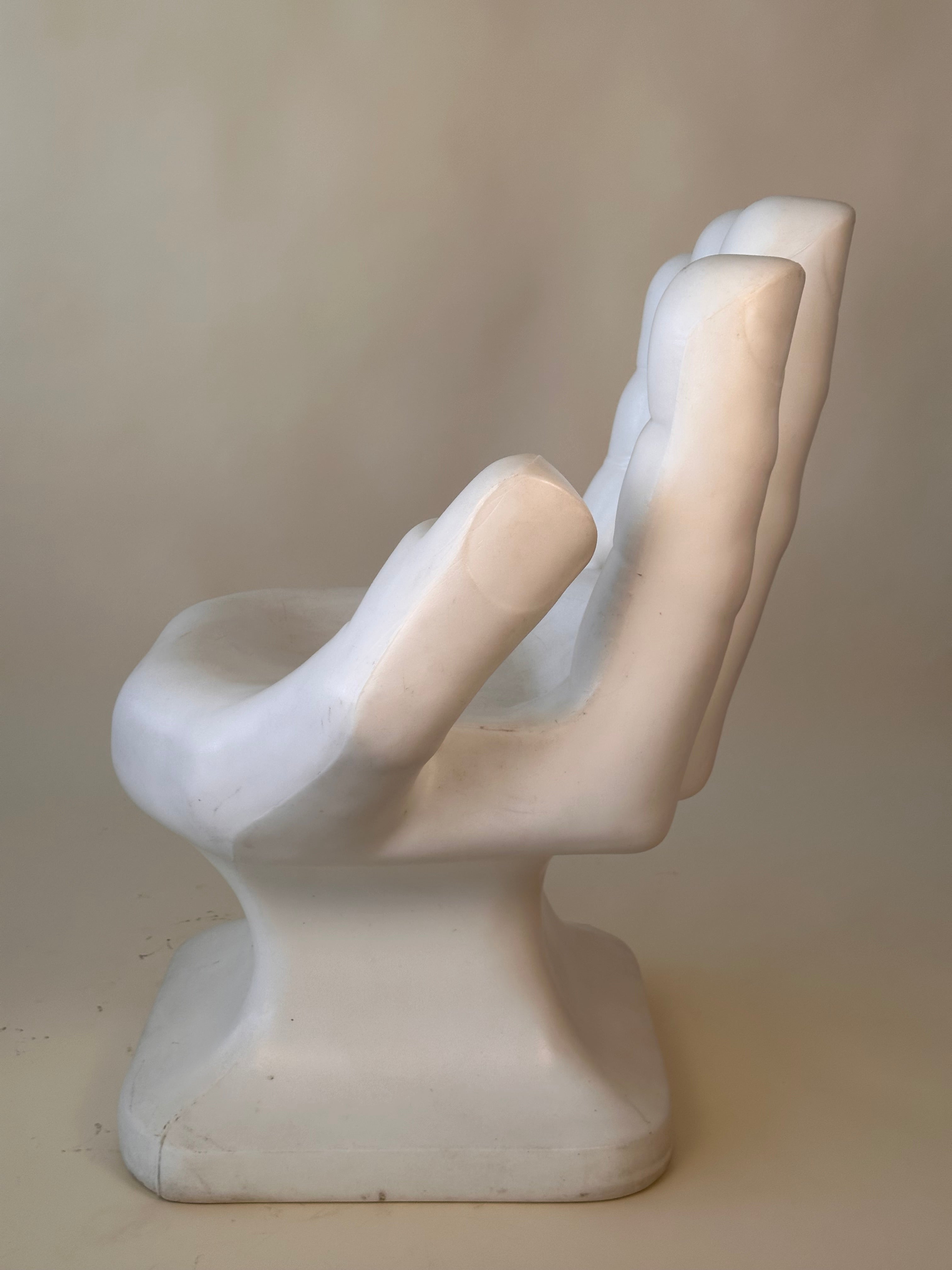 Chaise « Main » en plastique par RMIC, 1970s