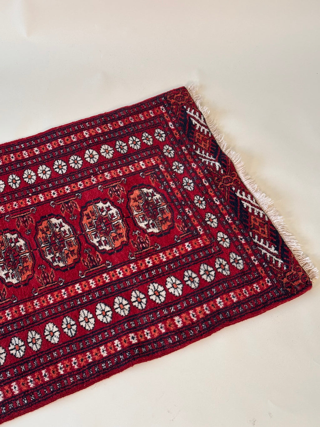 Tapis Bokhara vintage en laine,noué à la main