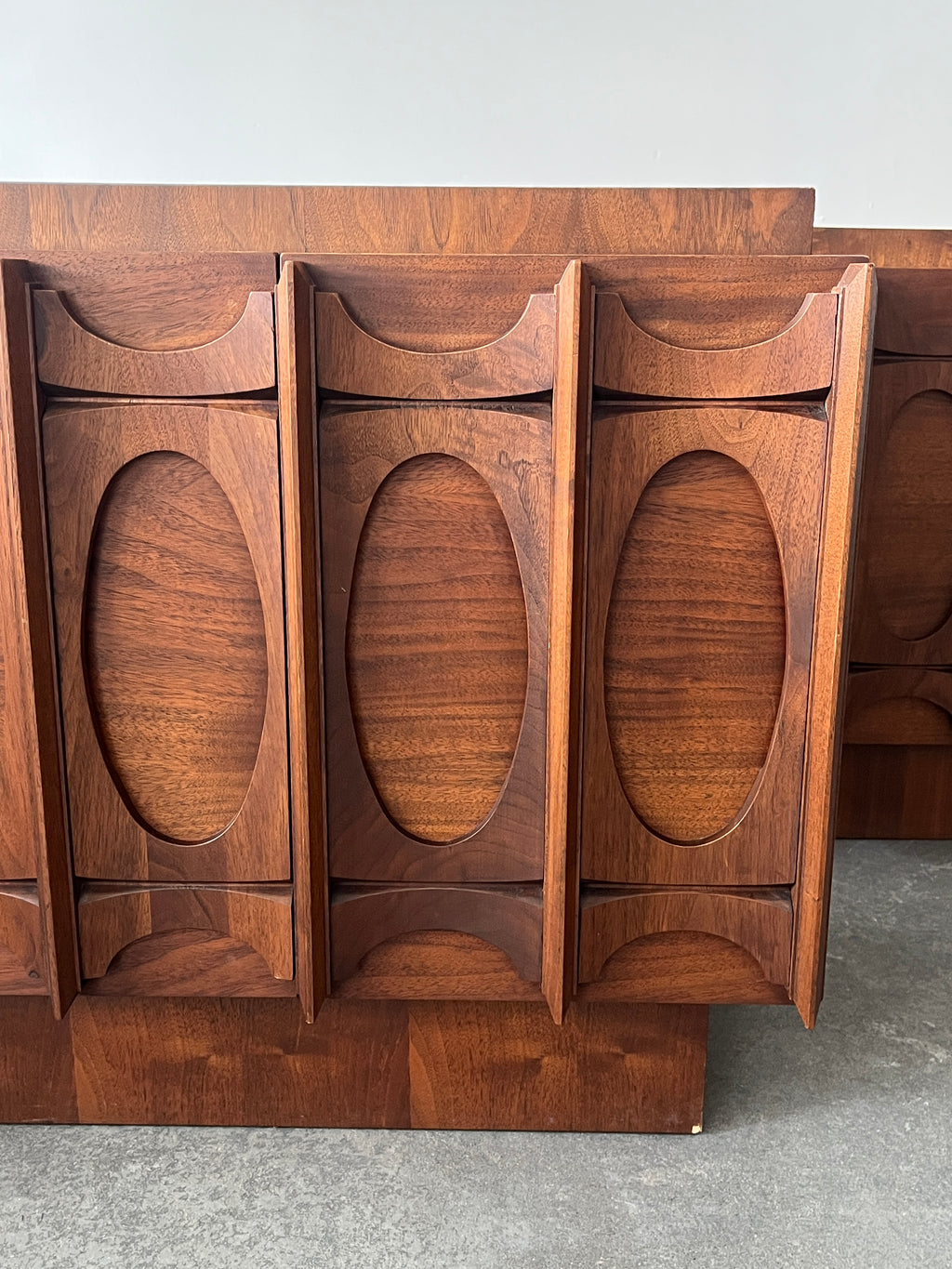 Set 2 tables de nuit MCM par Tobago Furniture