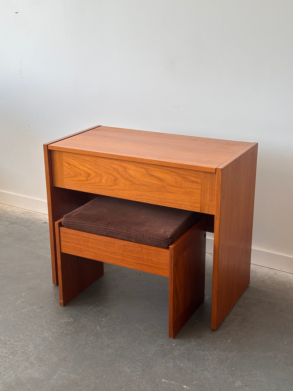 Vanité mid century en bois teck