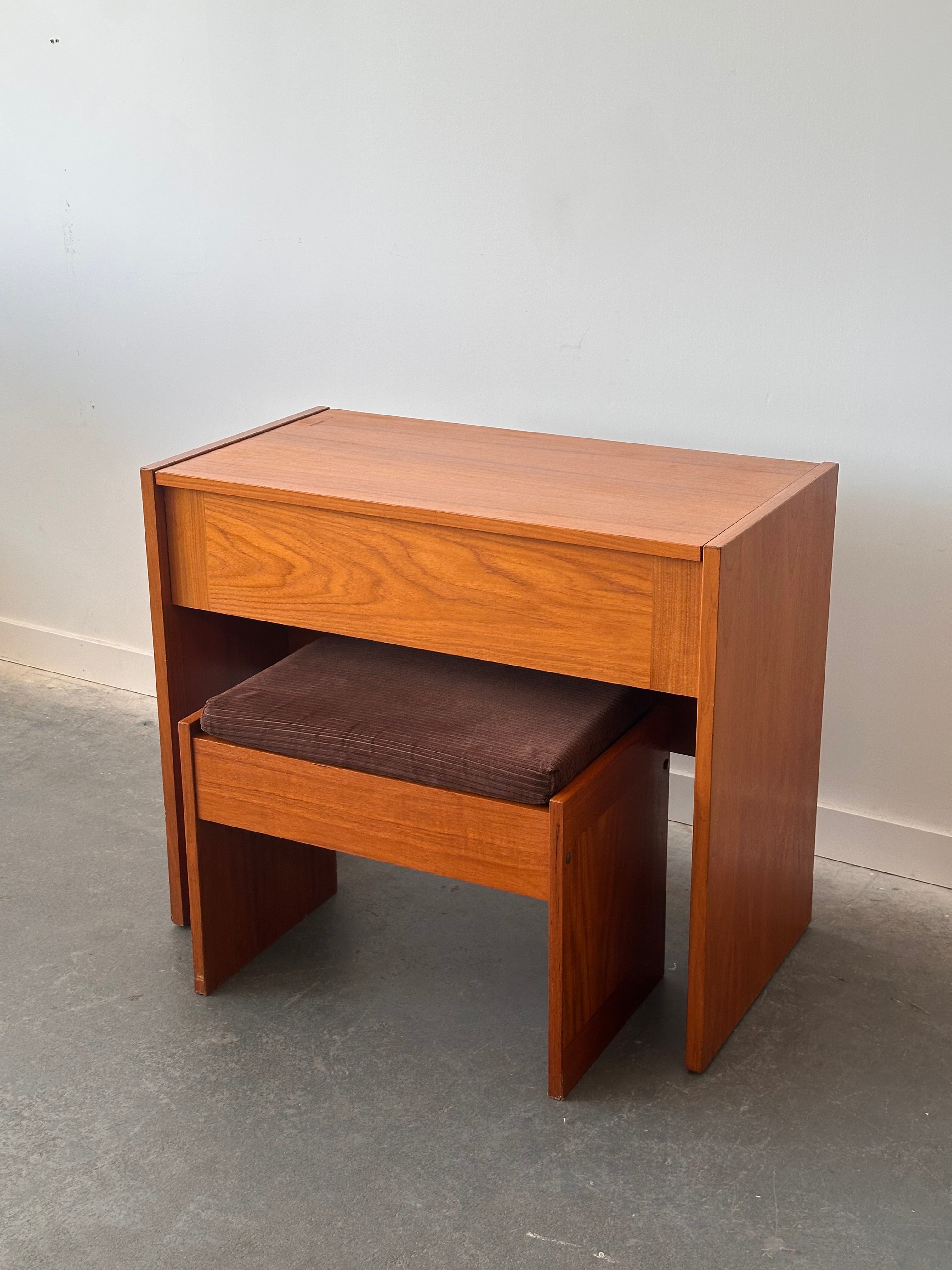 Vanité mid century en bois teck