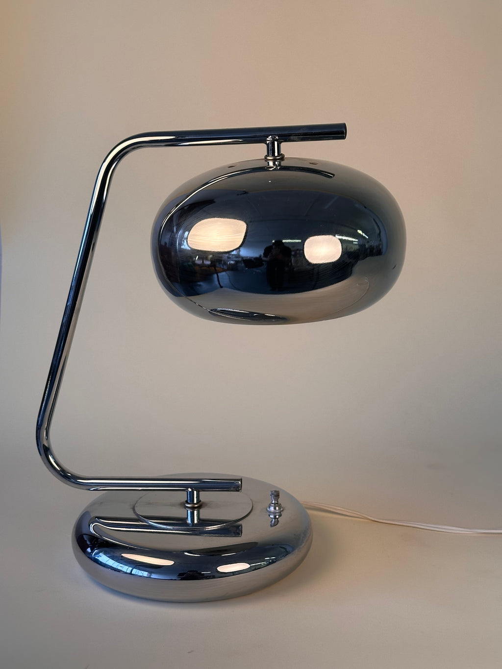 Lampe de table vintage en chrome
