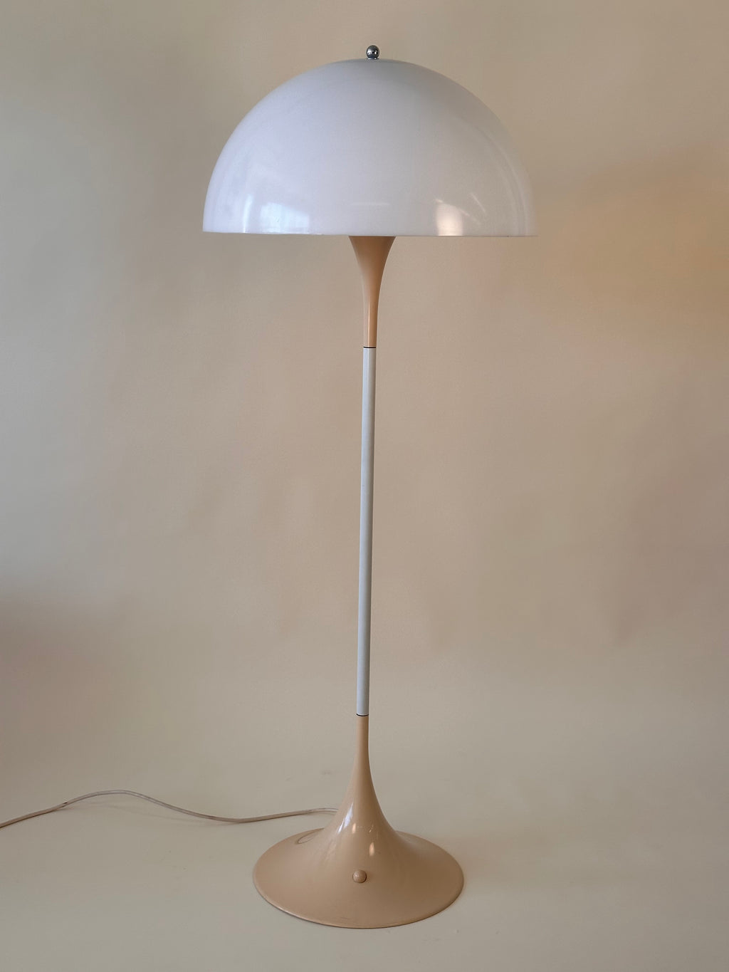 Lampadaire Panthella par Verner Panton pour Louis Poulsen, 1971