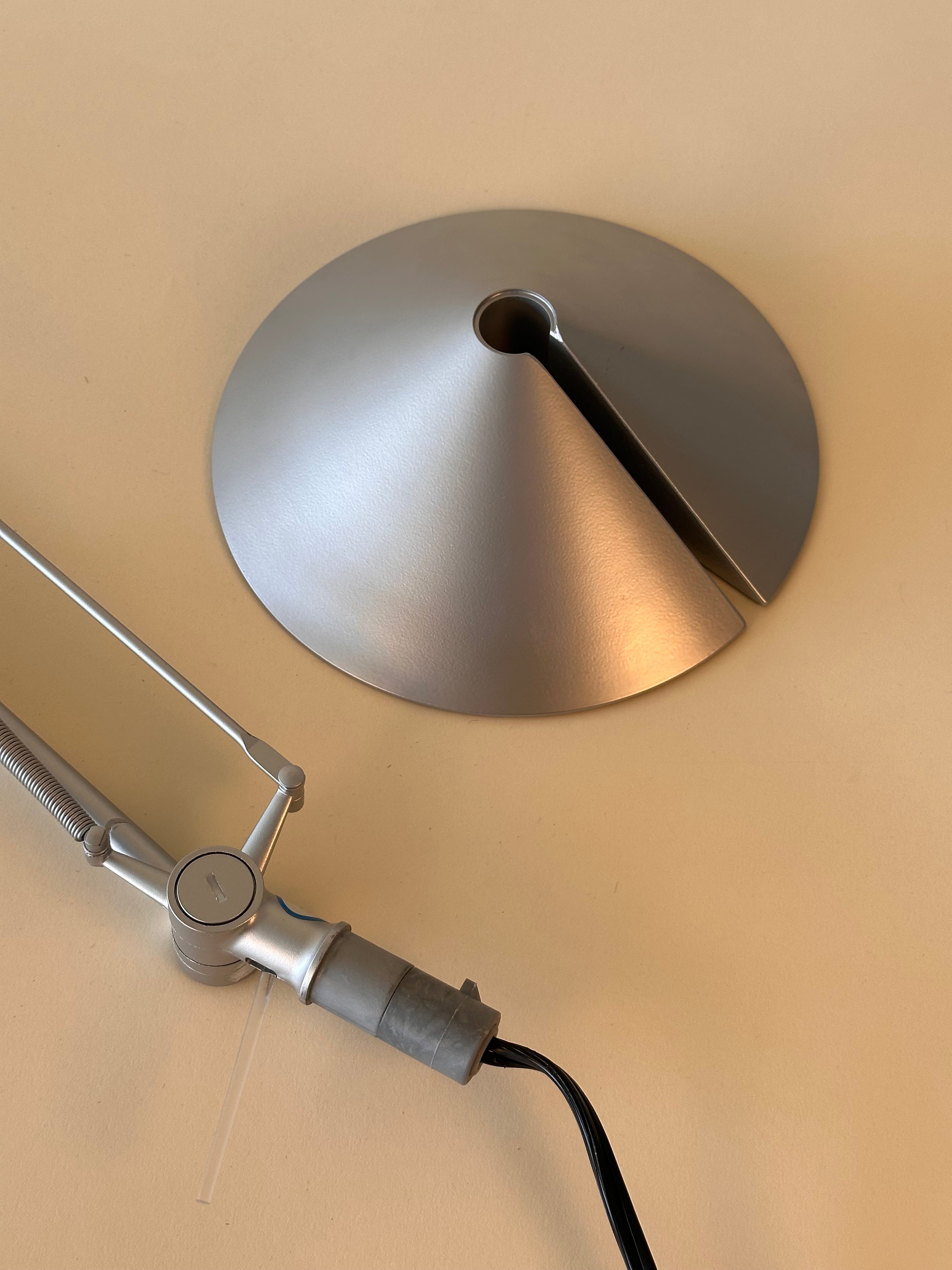 Lampe de bureau "Archimoon K" par Philippe Starck pour Flos, fait en Italie 2000s