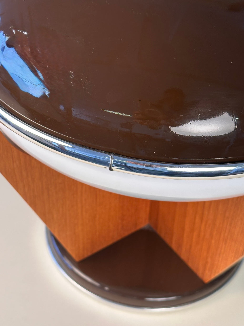Lampe de table Space Age en plastique & base en chêne