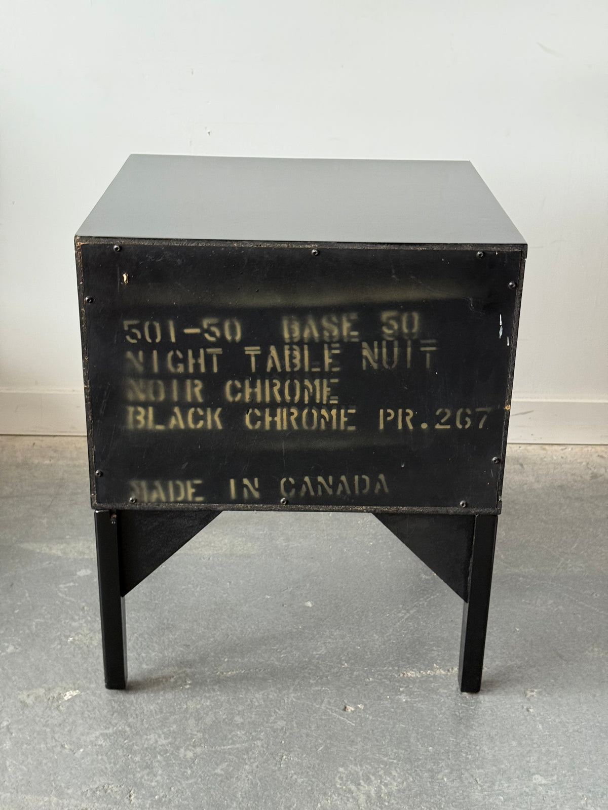 Table de chevet chromée par Henri Vallières, Québec 1970s