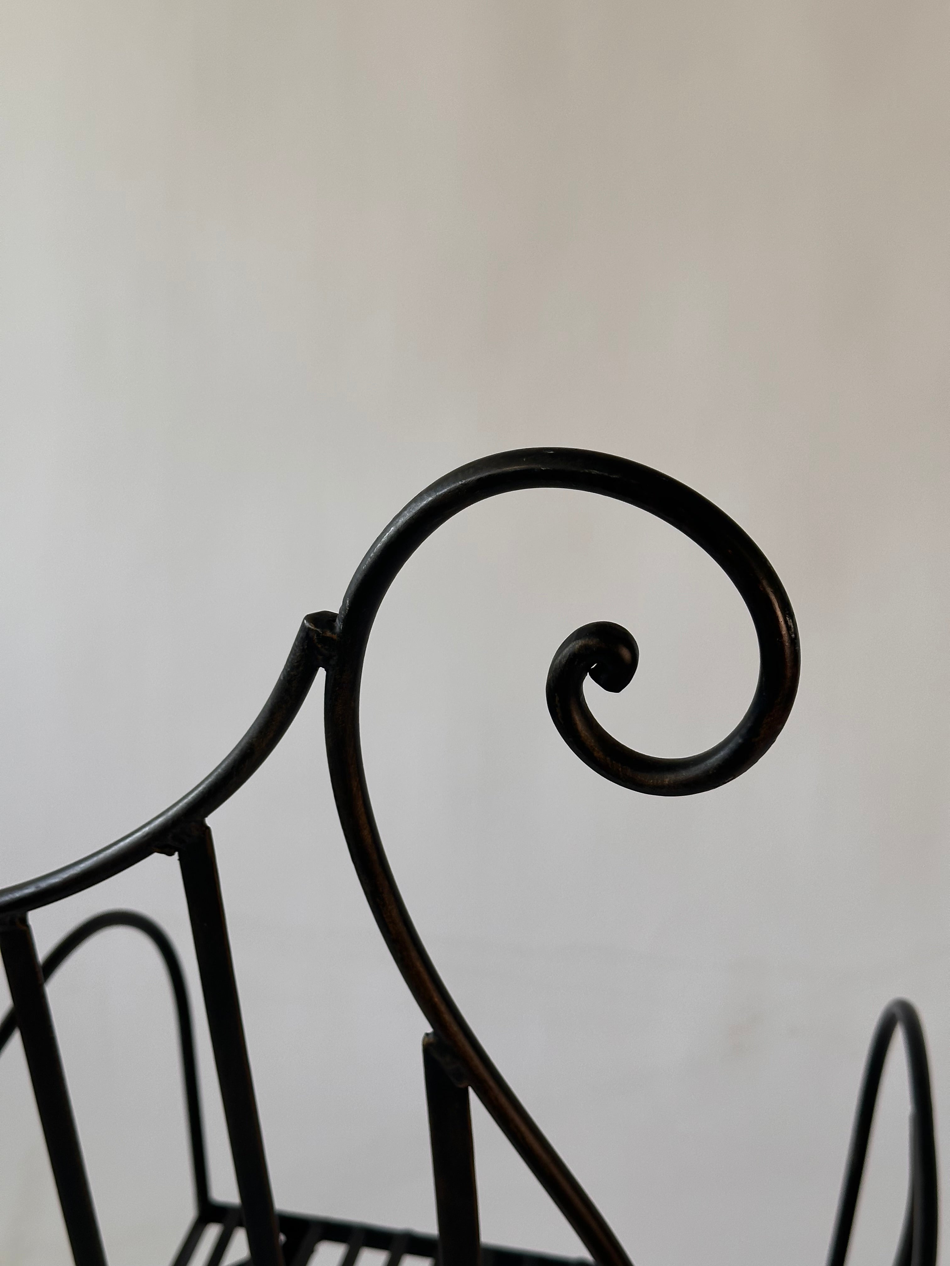 Chaise à bascule artisanale en fer forgé