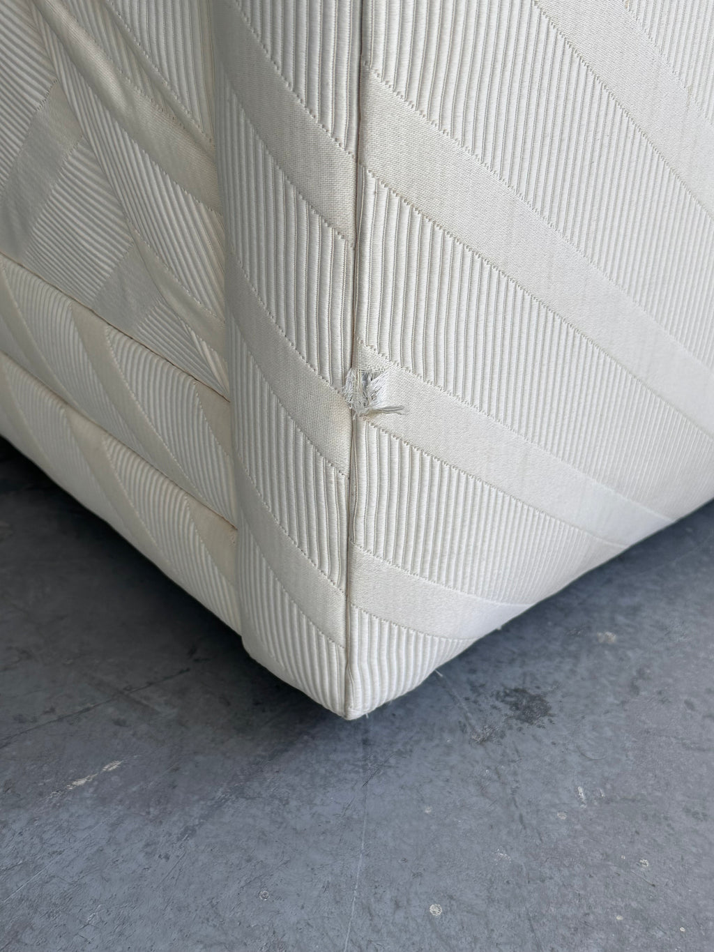 Divan modulaire blanc par Bernhardt