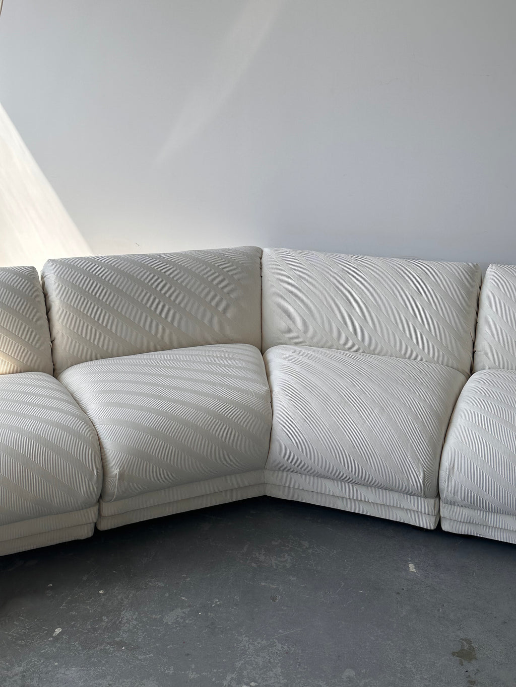 Divan modulaire blanc par Bernhardt