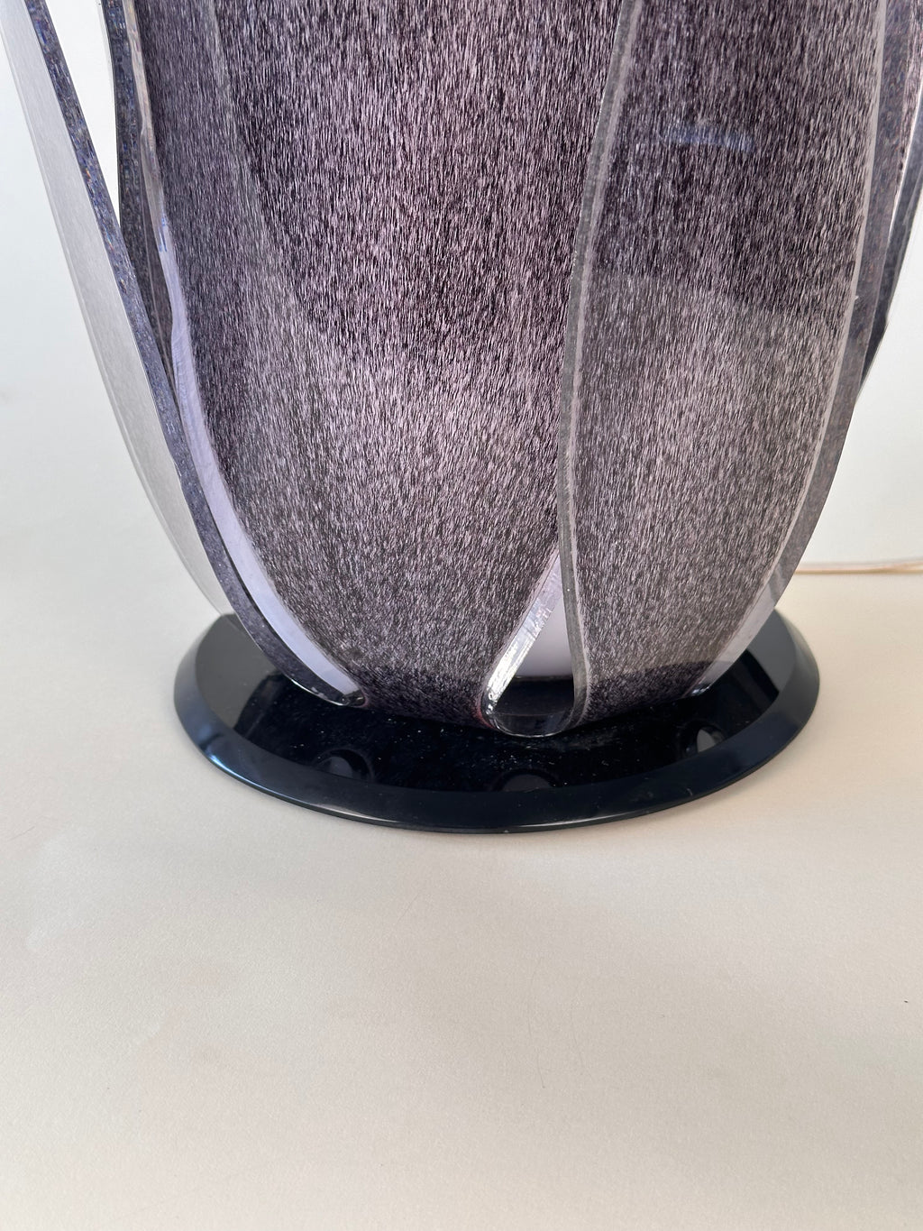 Lampe de table « Tulipe » en acrylique par Roger Rougier